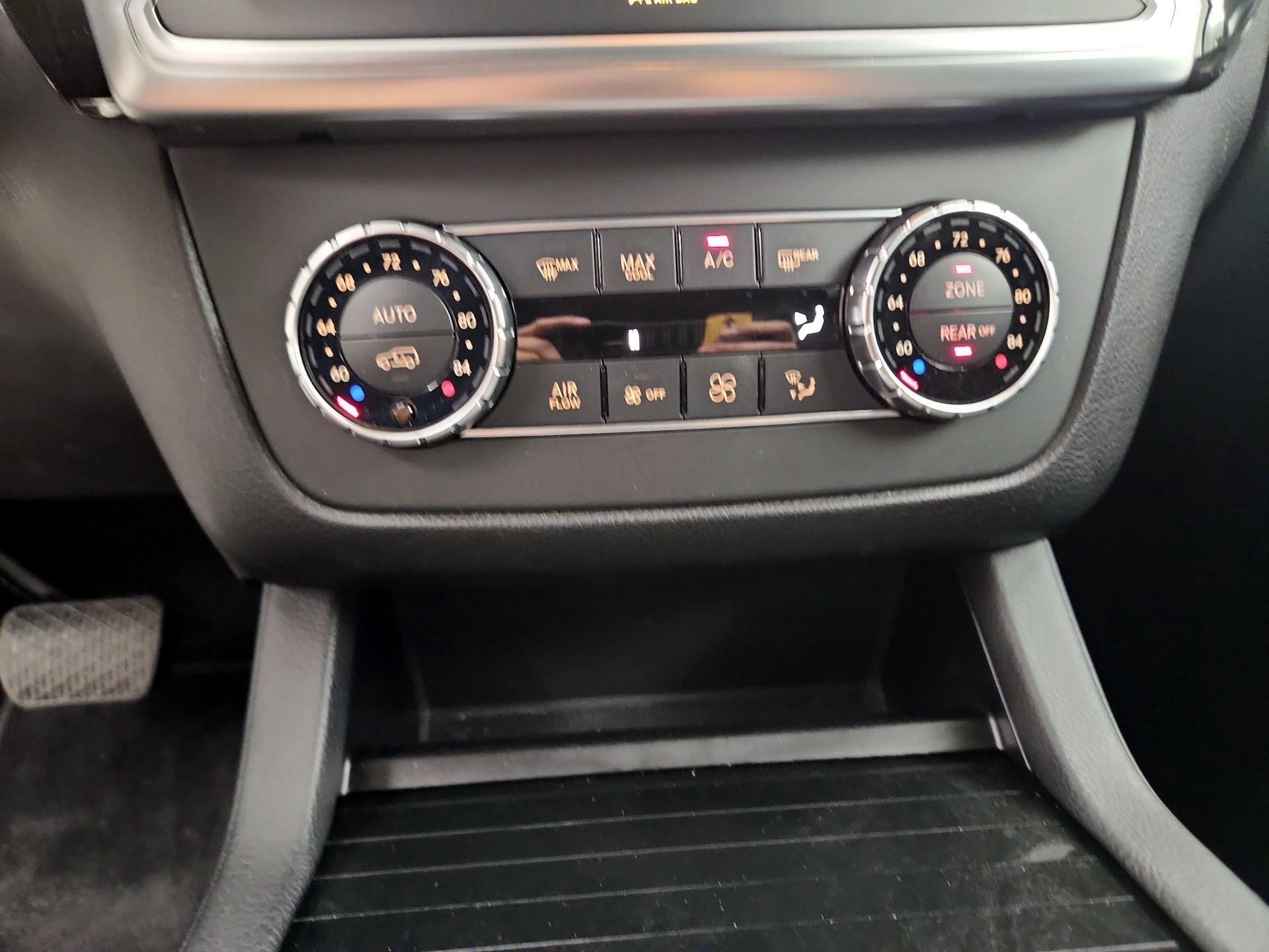 Thumbnail: 2015 Mercedes-Benz GL-Class - 16