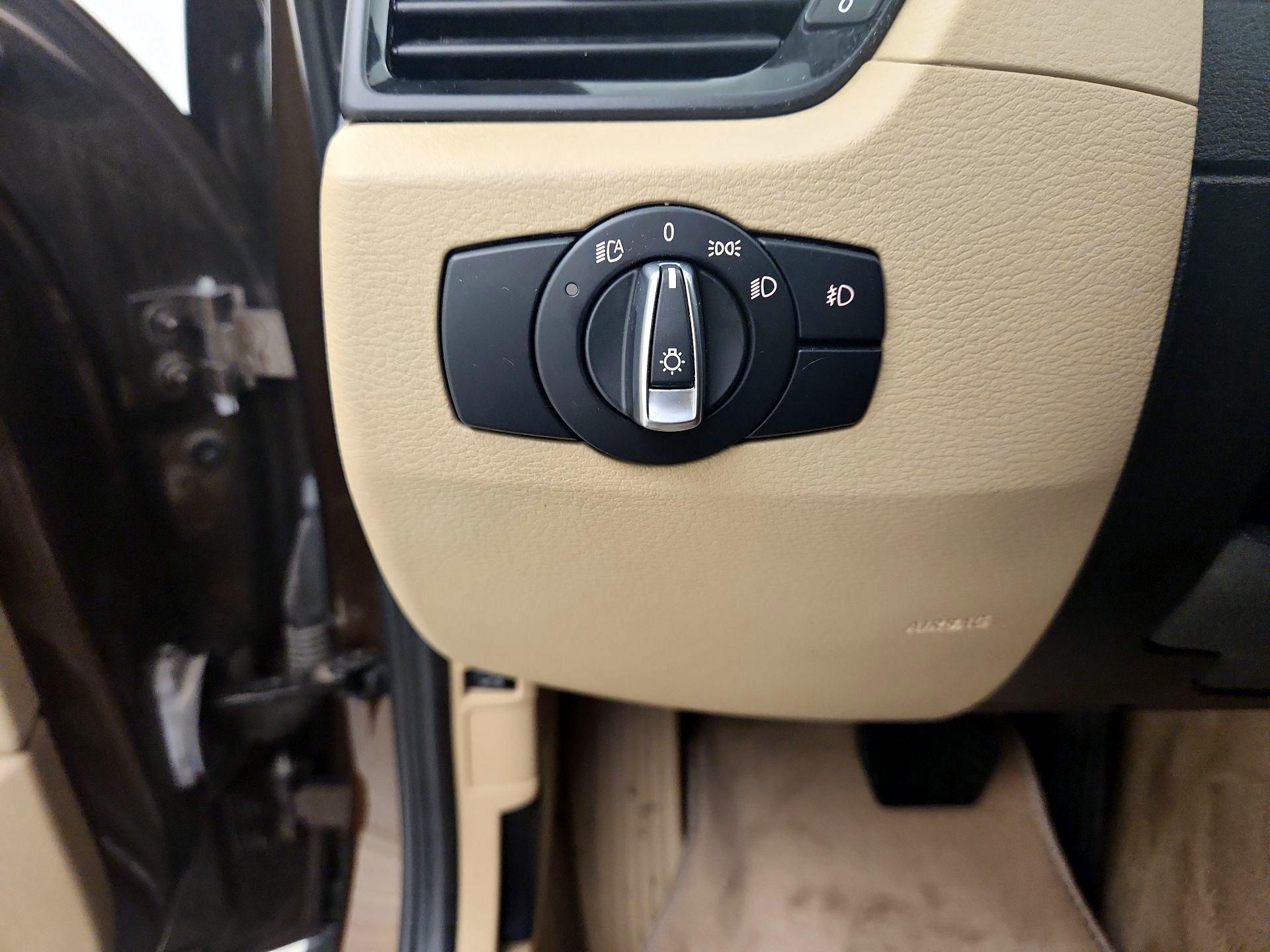 Thumbnail: 2014 BMW X1 - 13