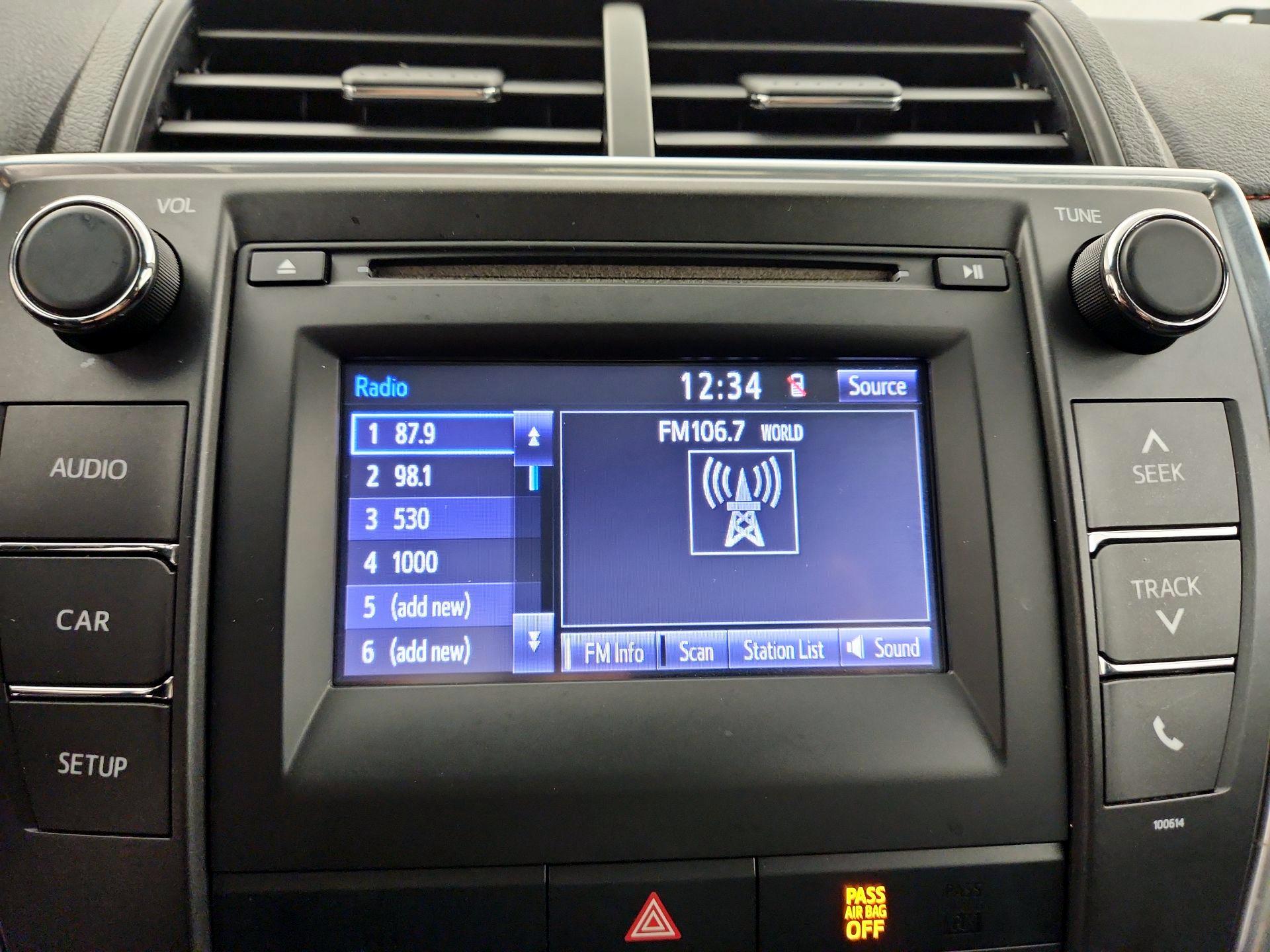 Thumbnail: 2016 Toyota Camry - 12