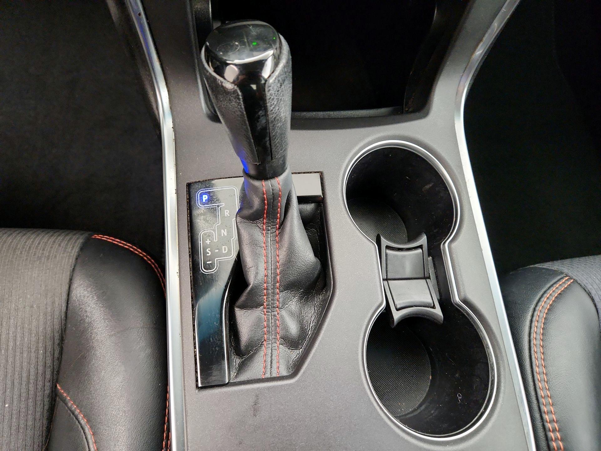 Thumbnail: 2016 Toyota Camry - 14