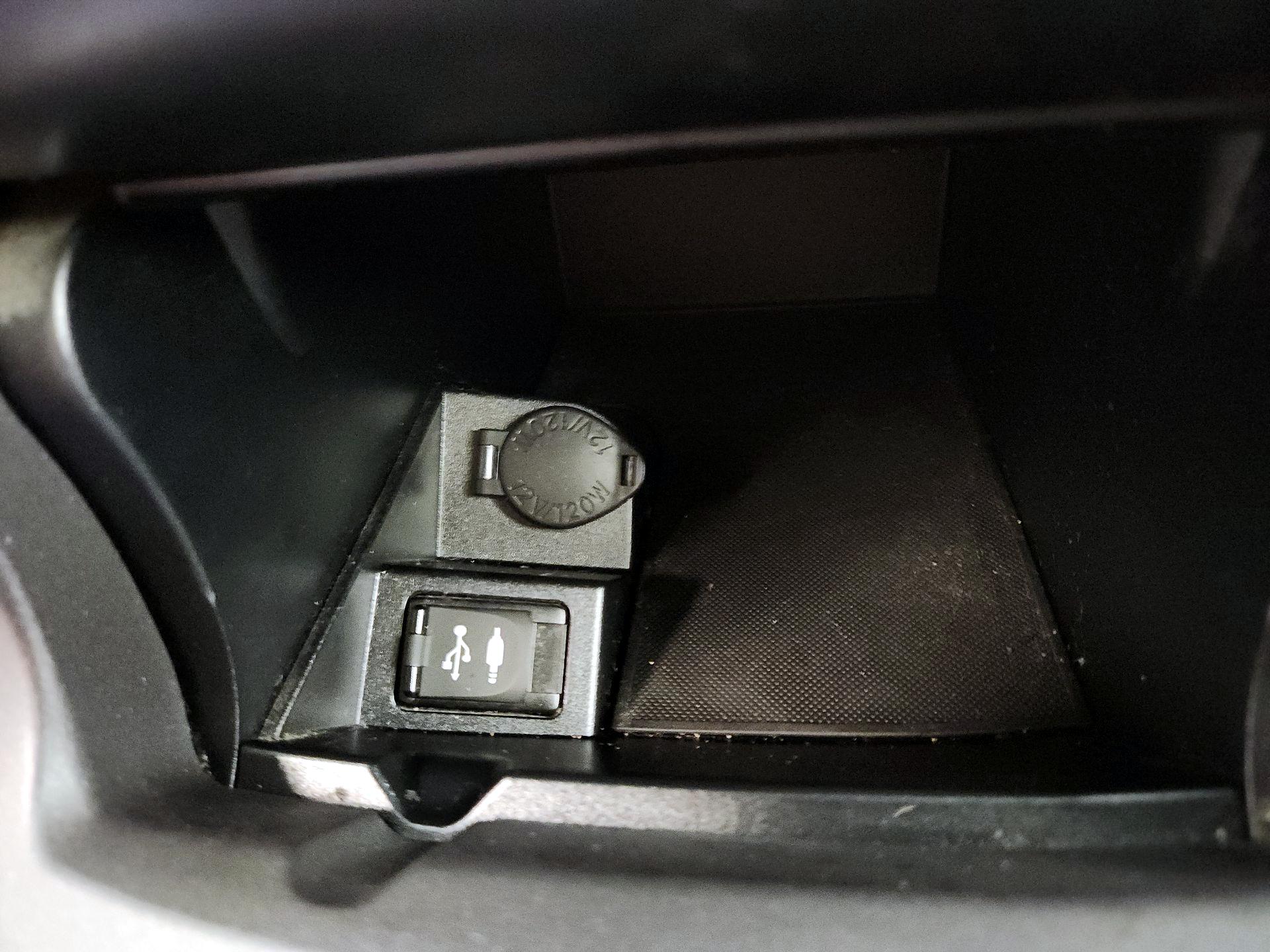 Thumbnail: 2016 Toyota Camry - 15