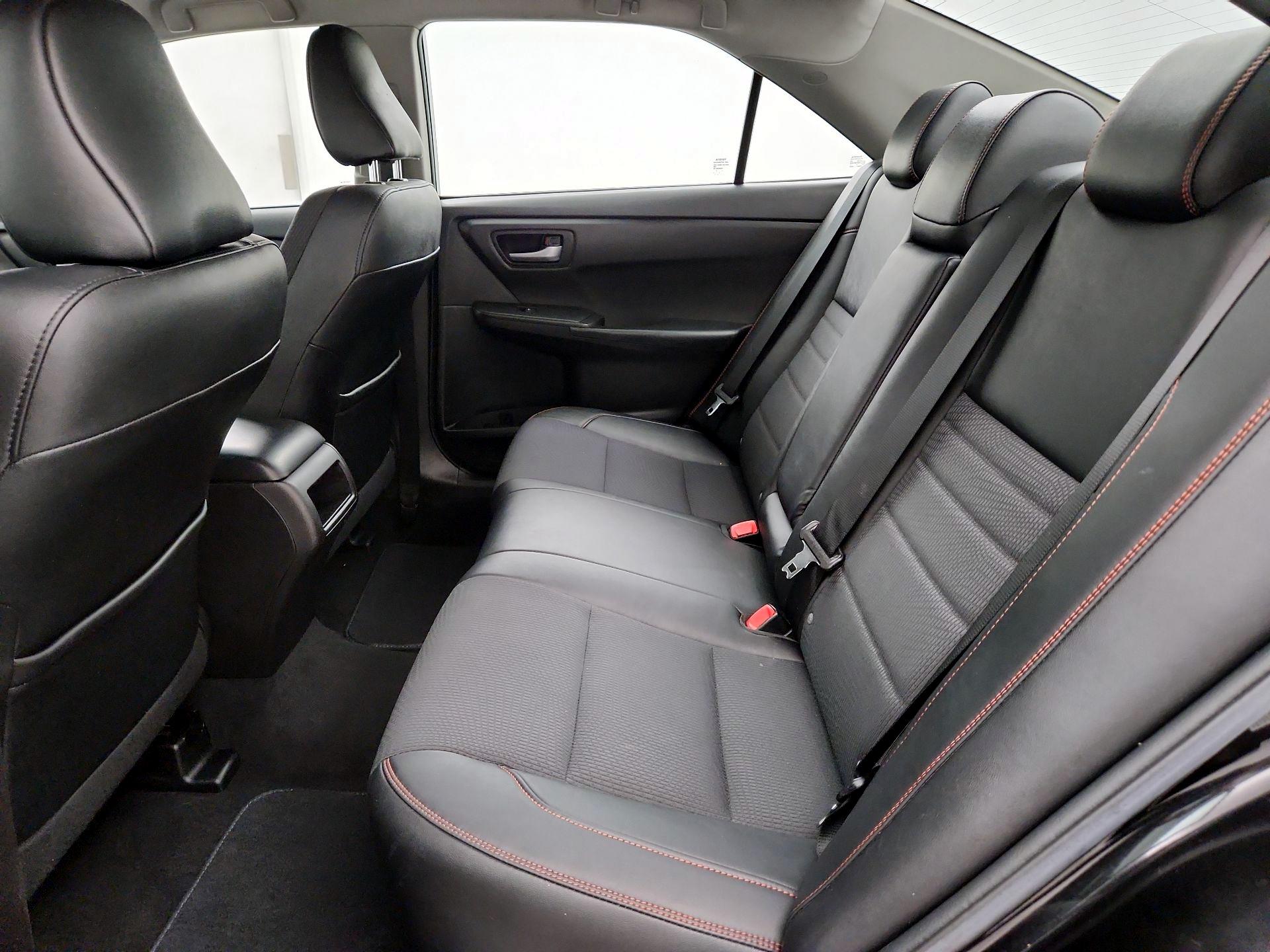 Thumbnail: 2016 Toyota Camry - 16