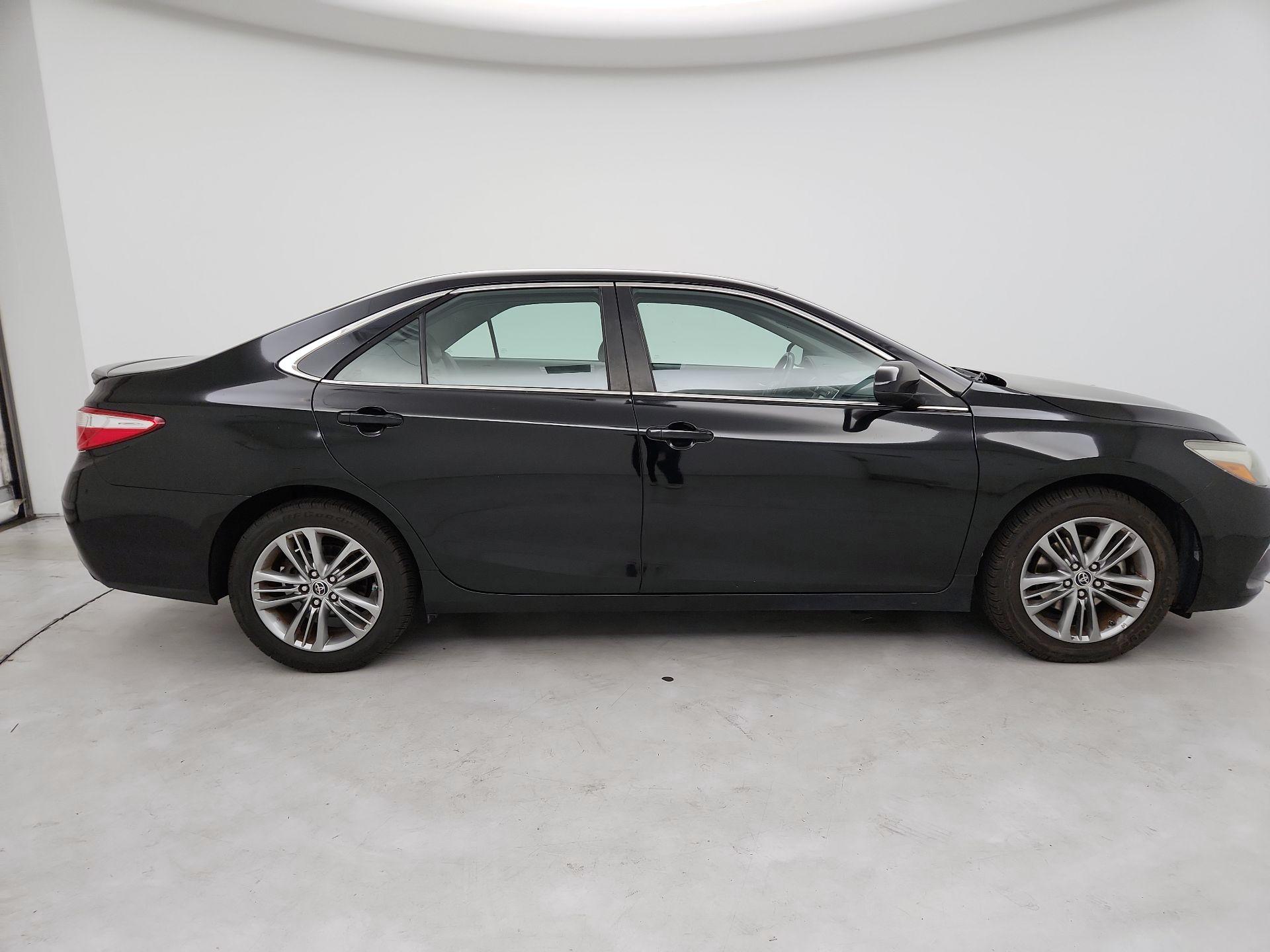 Thumbnail: 2016 Toyota Camry - 4