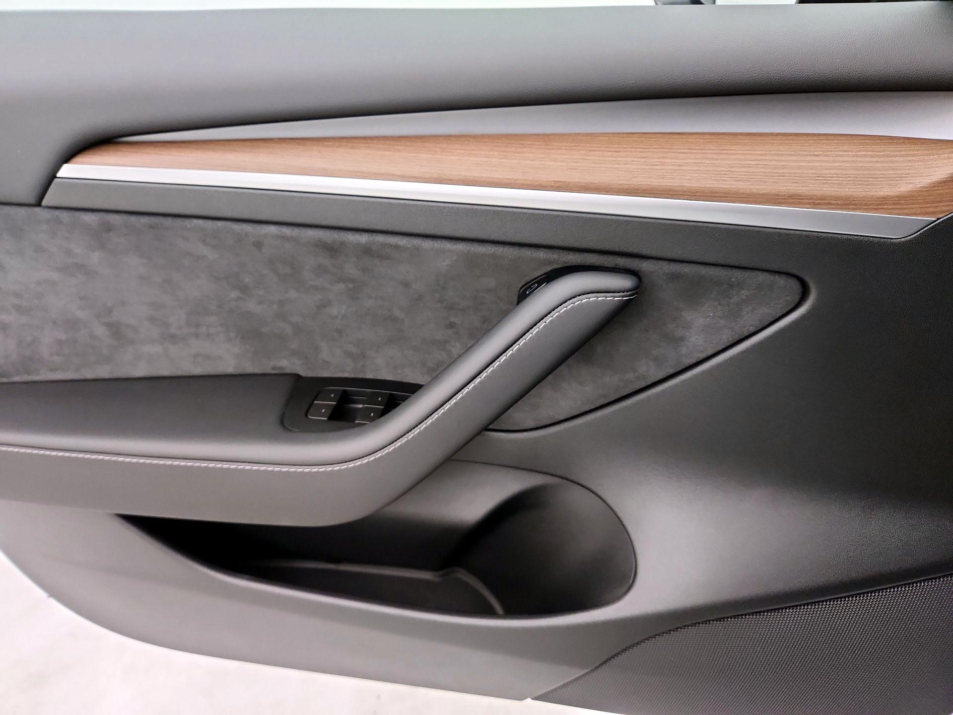 Thumbnail: 2023 Tesla Model 3 - 12