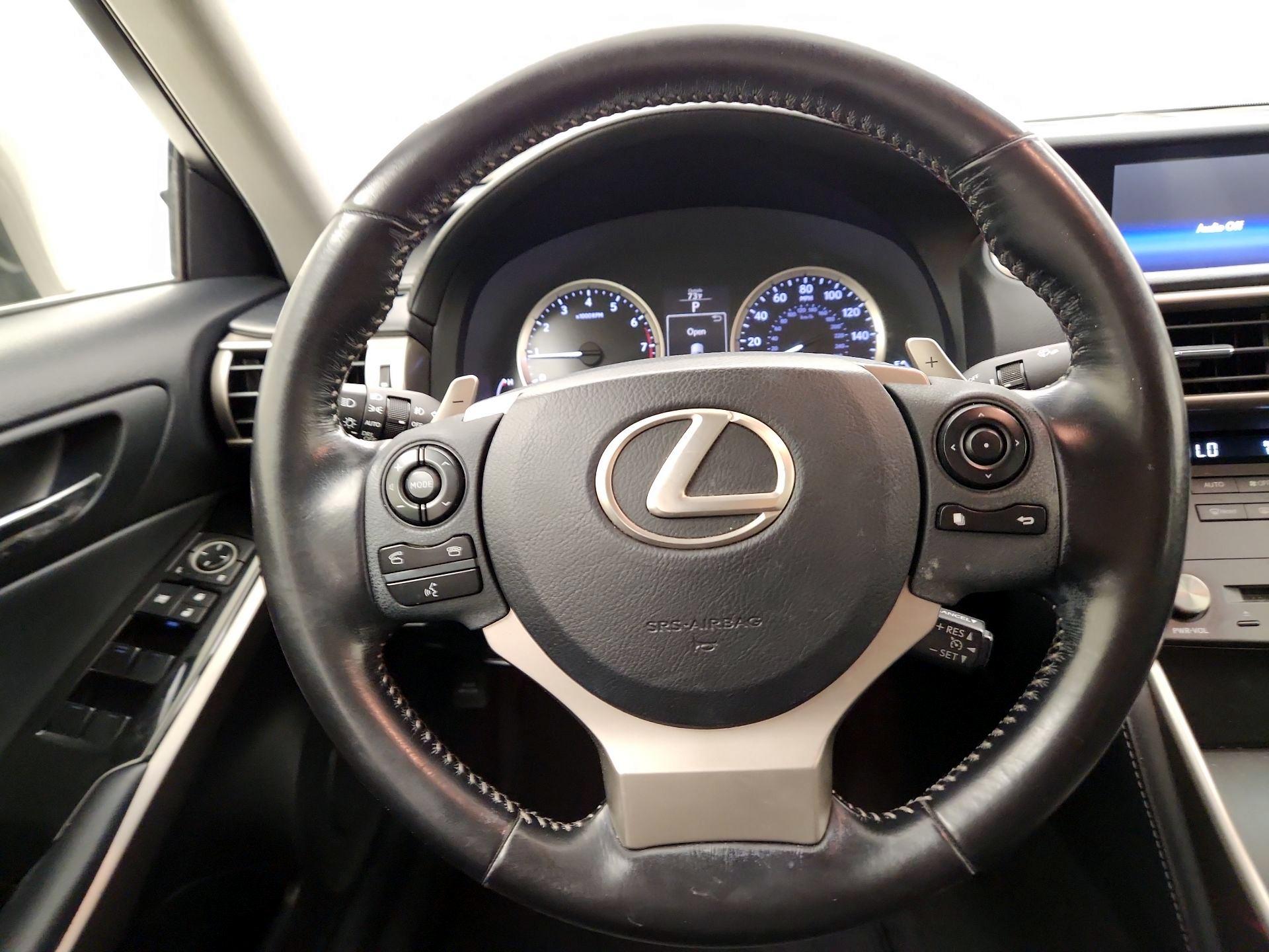Thumbnail: 2015 Lexus IS - 10