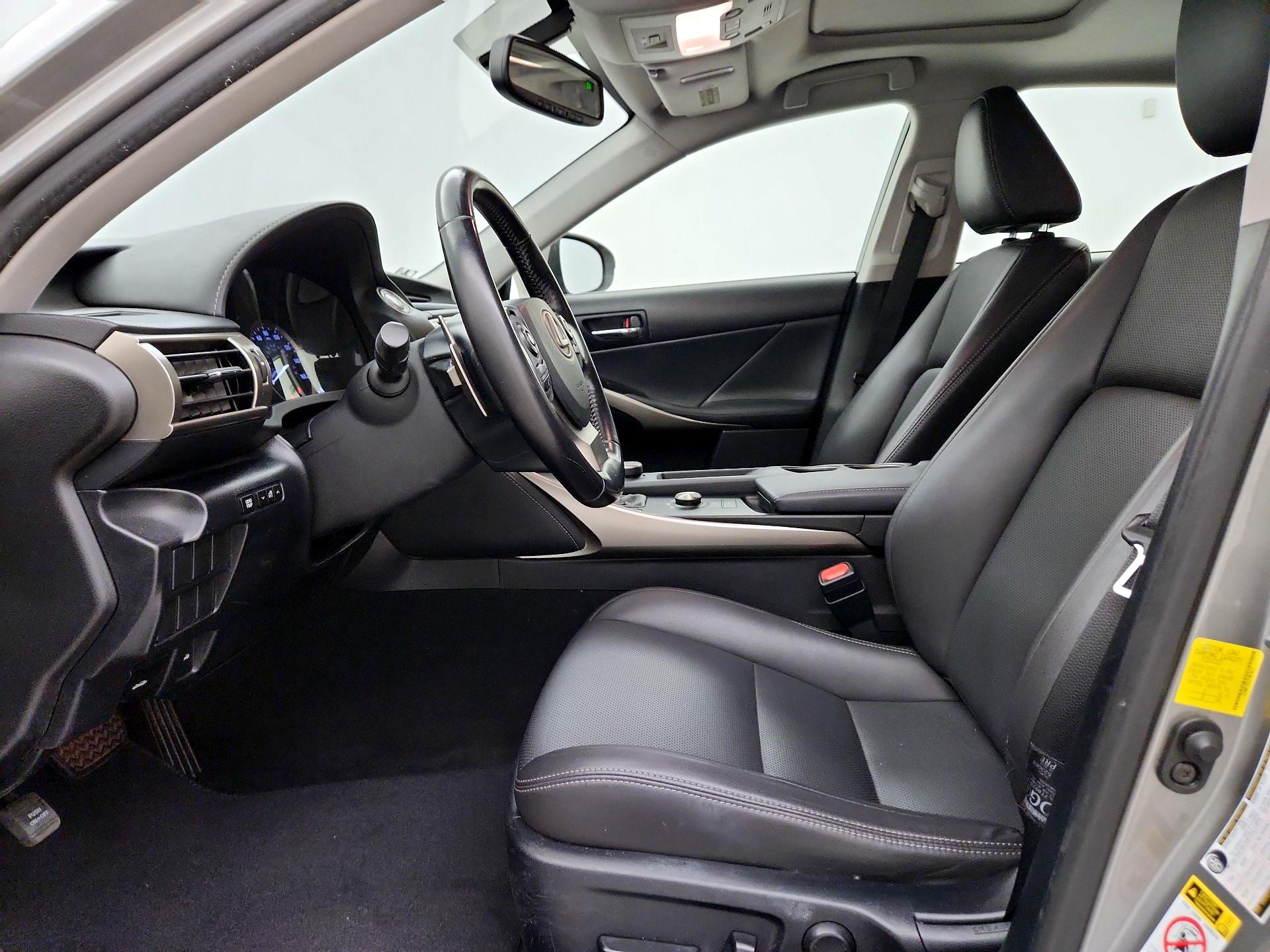 Thumbnail: 2015 Lexus IS - 11