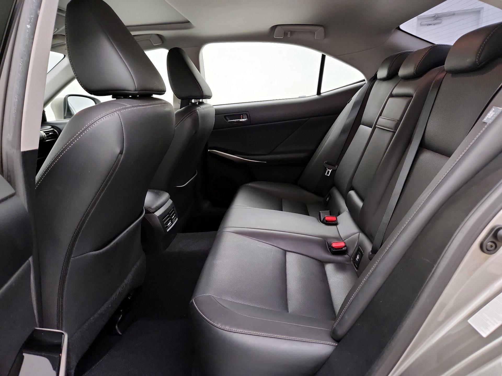 Thumbnail: 2015 Lexus IS - 20