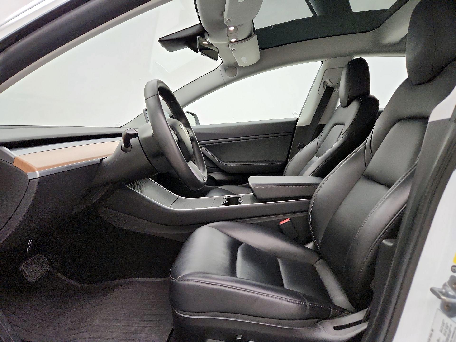 Thumbnail: 2019 Tesla Model 3 - 11