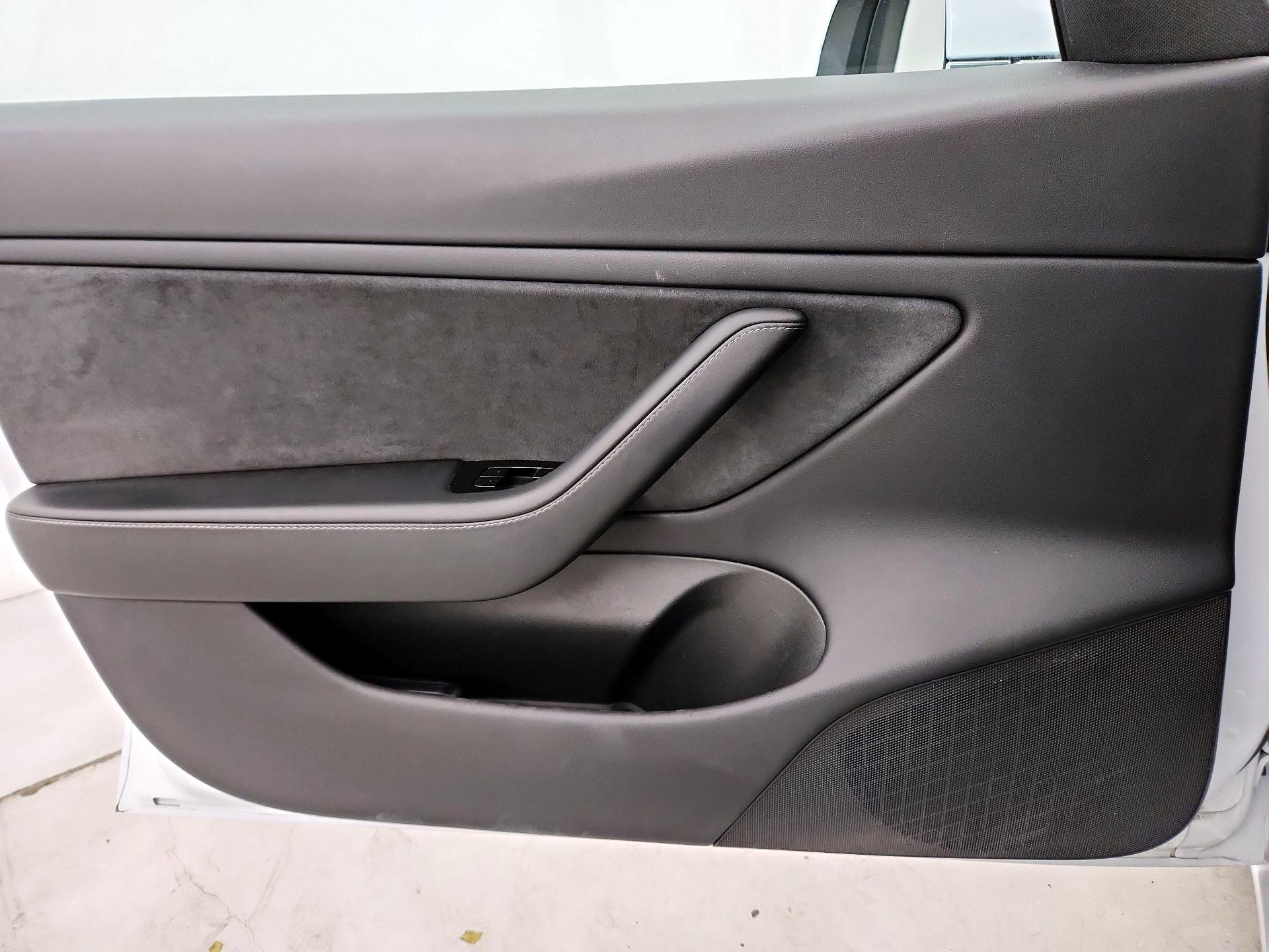 Thumbnail: 2019 Tesla Model 3 - 12