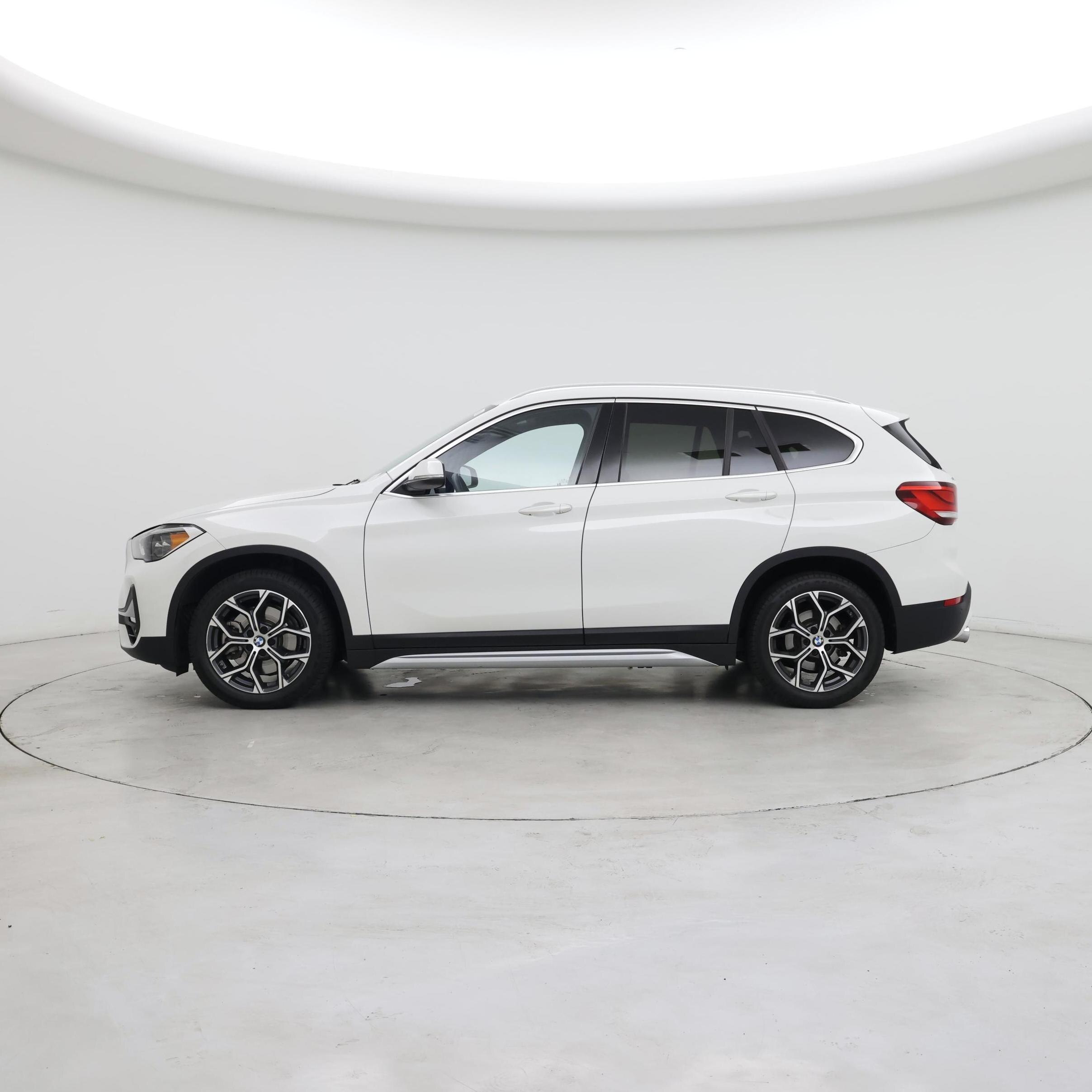Thumbnail: 2020 BMW X1 - 3