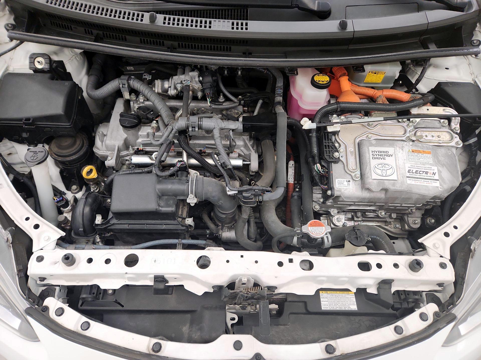 Thumbnail: 2016 Toyota Prius c - 19