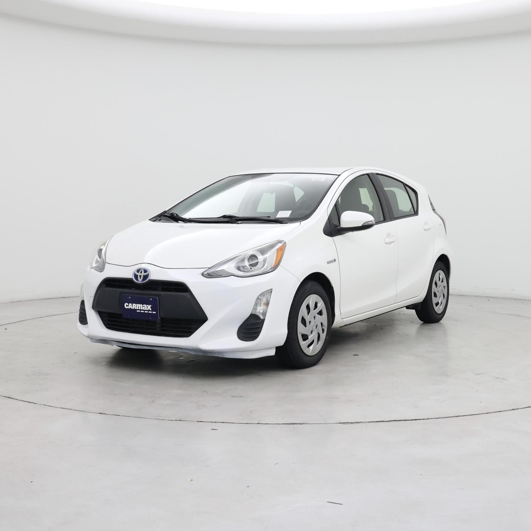 Thumbnail: 2016 Toyota Prius c - 4