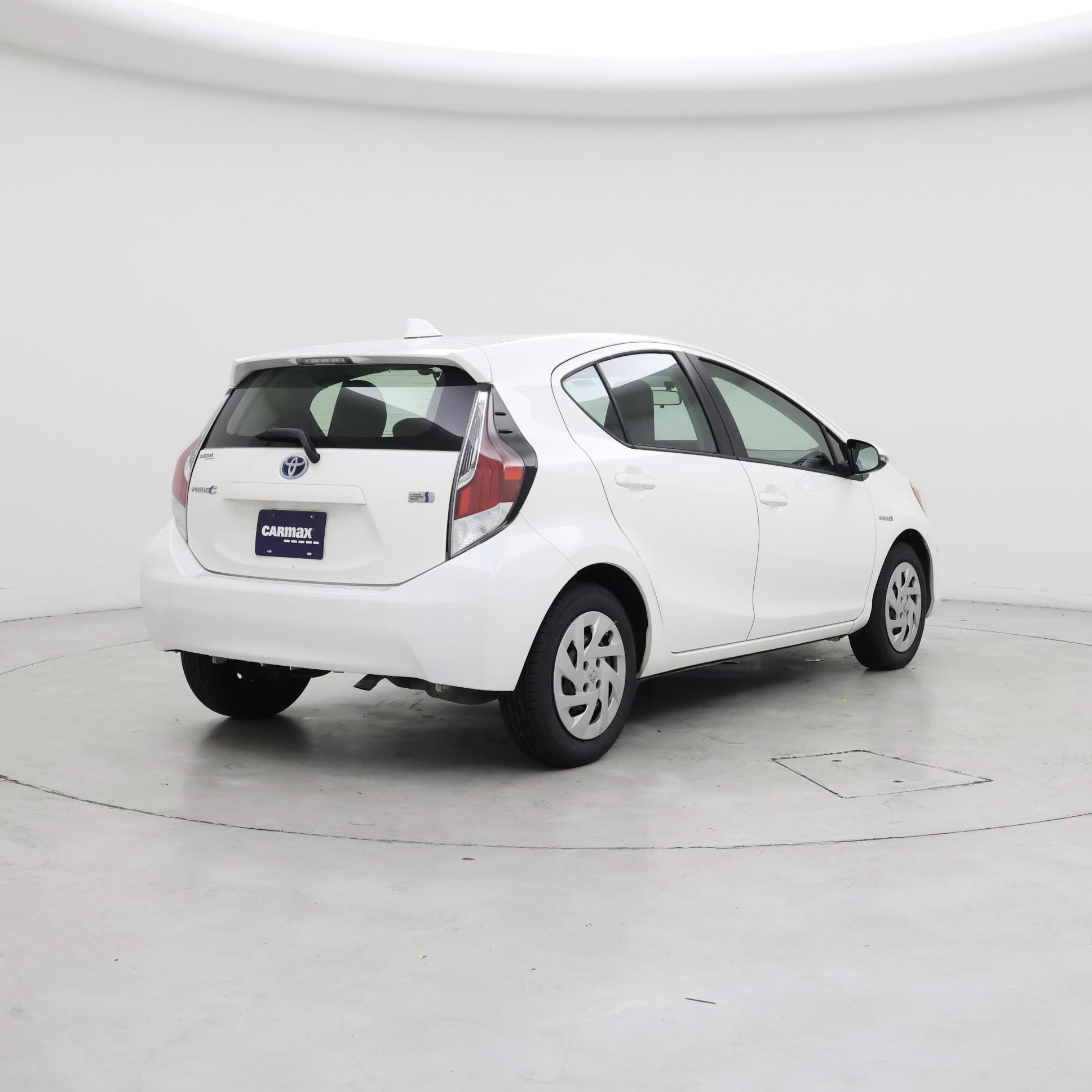 Thumbnail: 2016 Toyota Prius c - 8