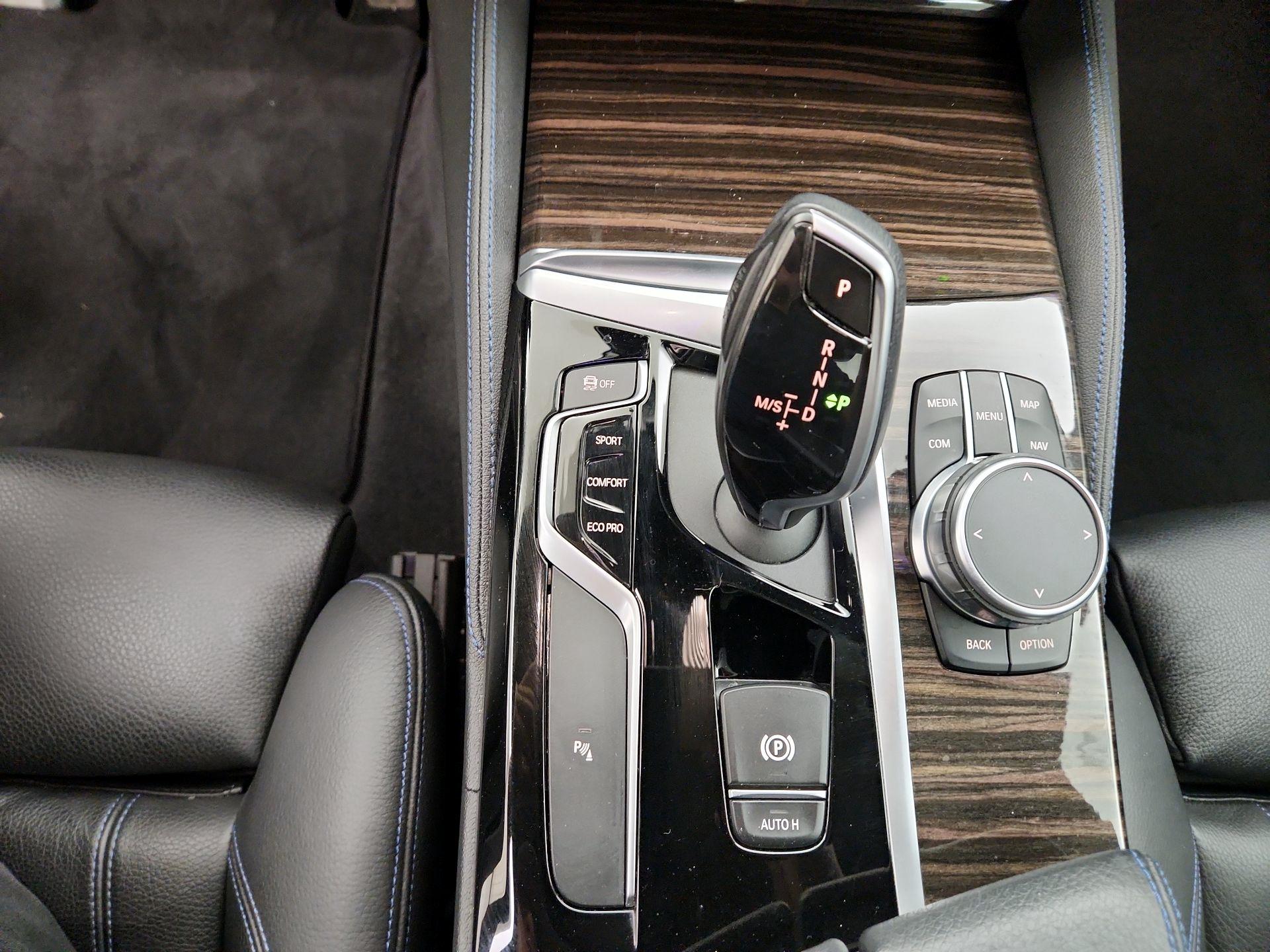 Thumbnail: 2020 BMW 5 Series - 18