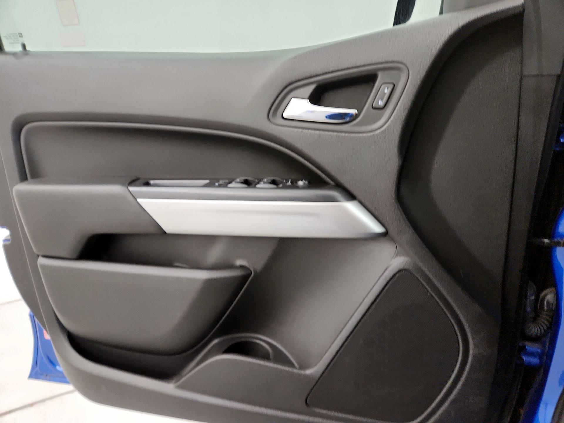 Thumbnail: 2018 Chevrolet Colorado - 12