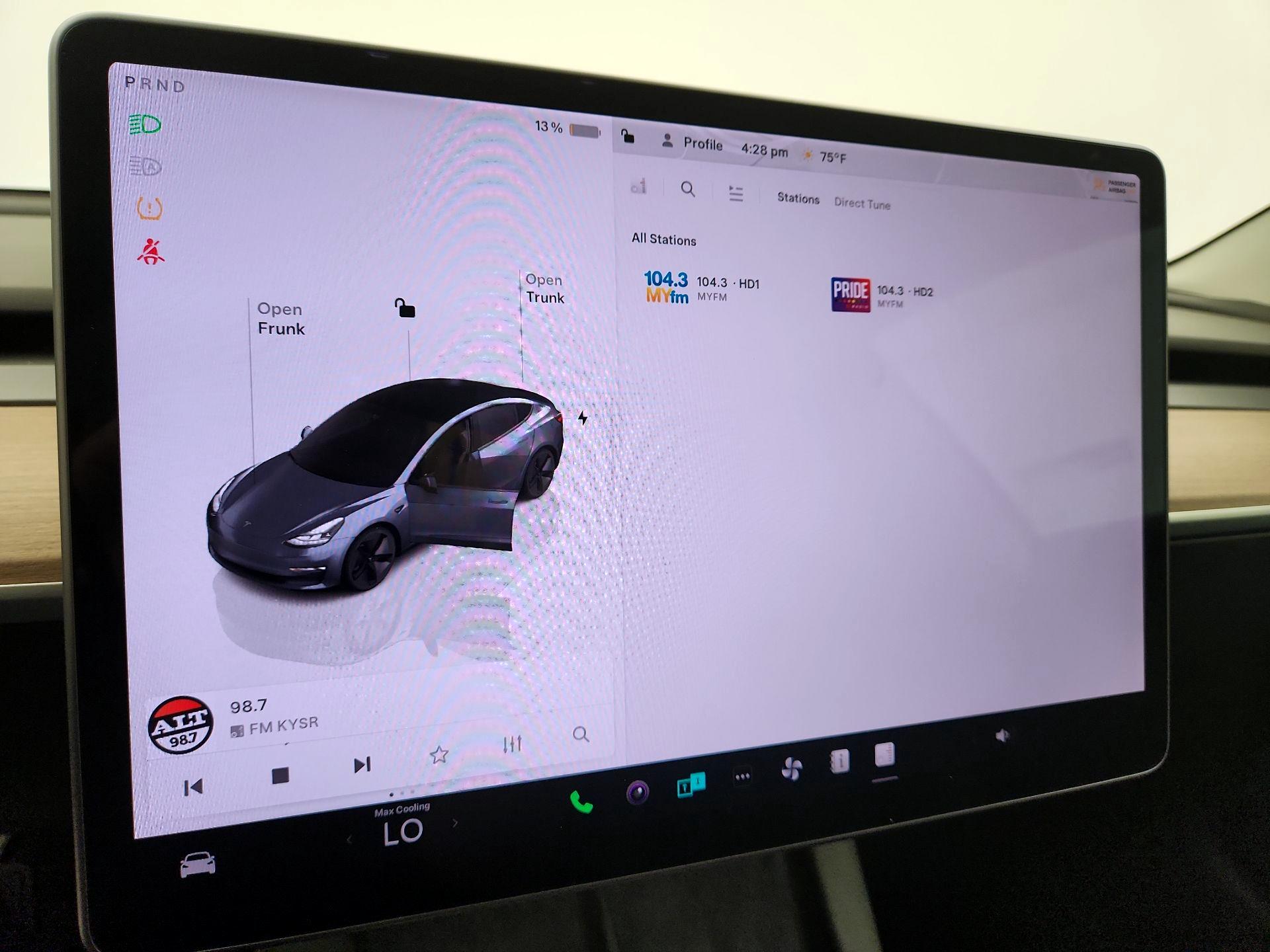 Thumbnail: 2022 Tesla Model 3 - 15