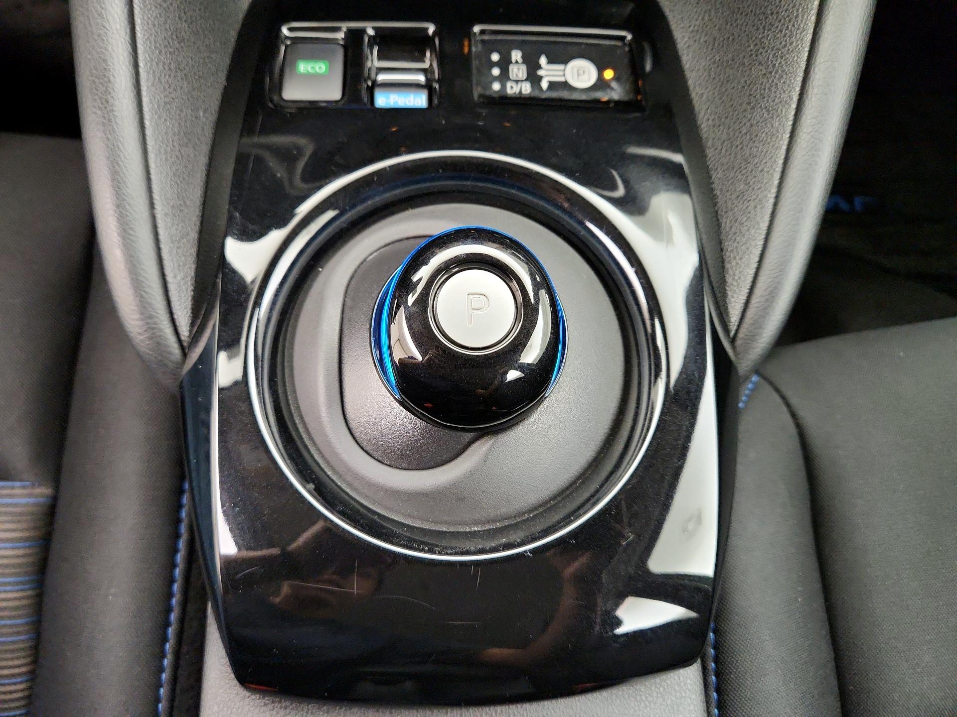 Thumbnail: 2022 Nissan Leaf - 18