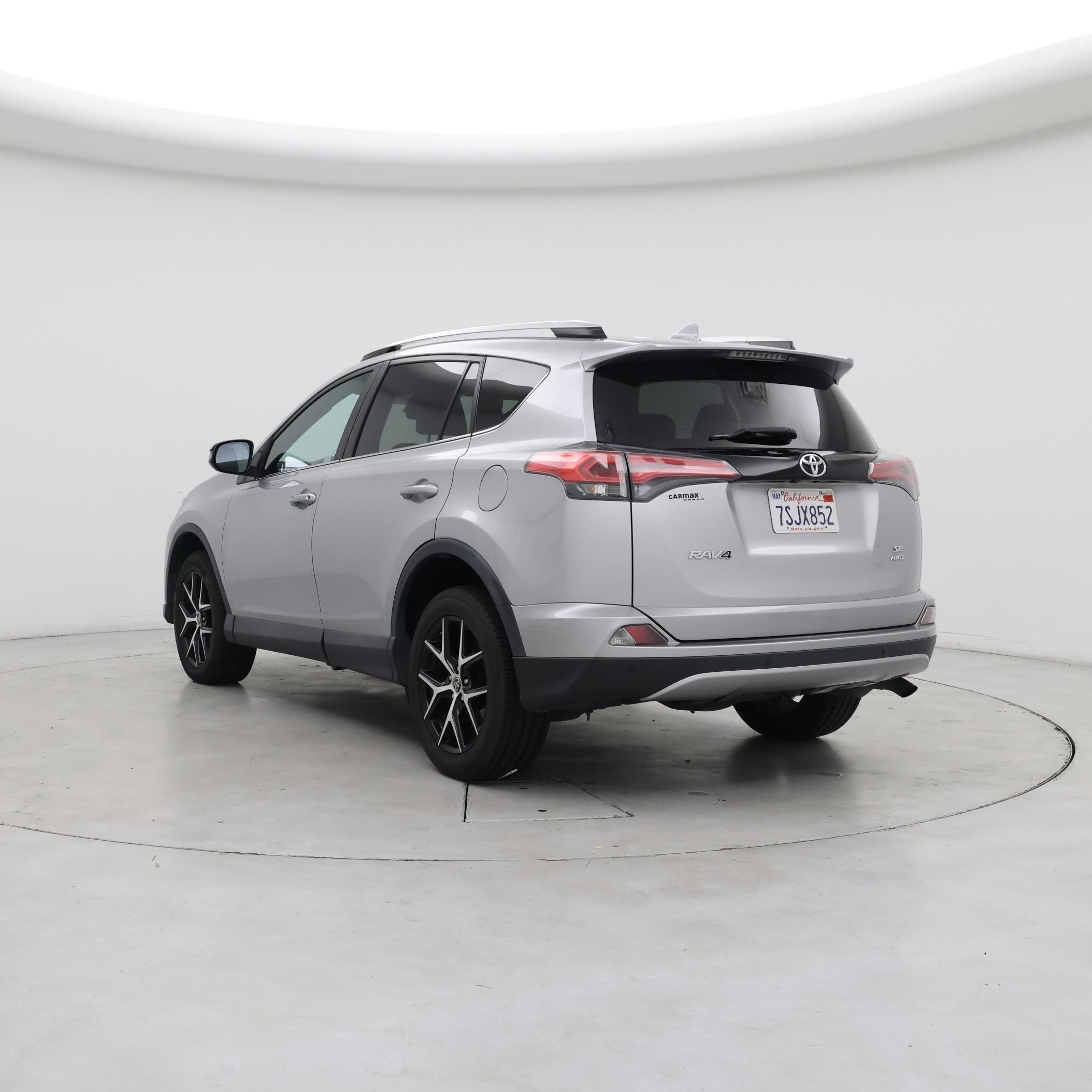 Thumbnail: 2016 Toyota RAV4 - 2