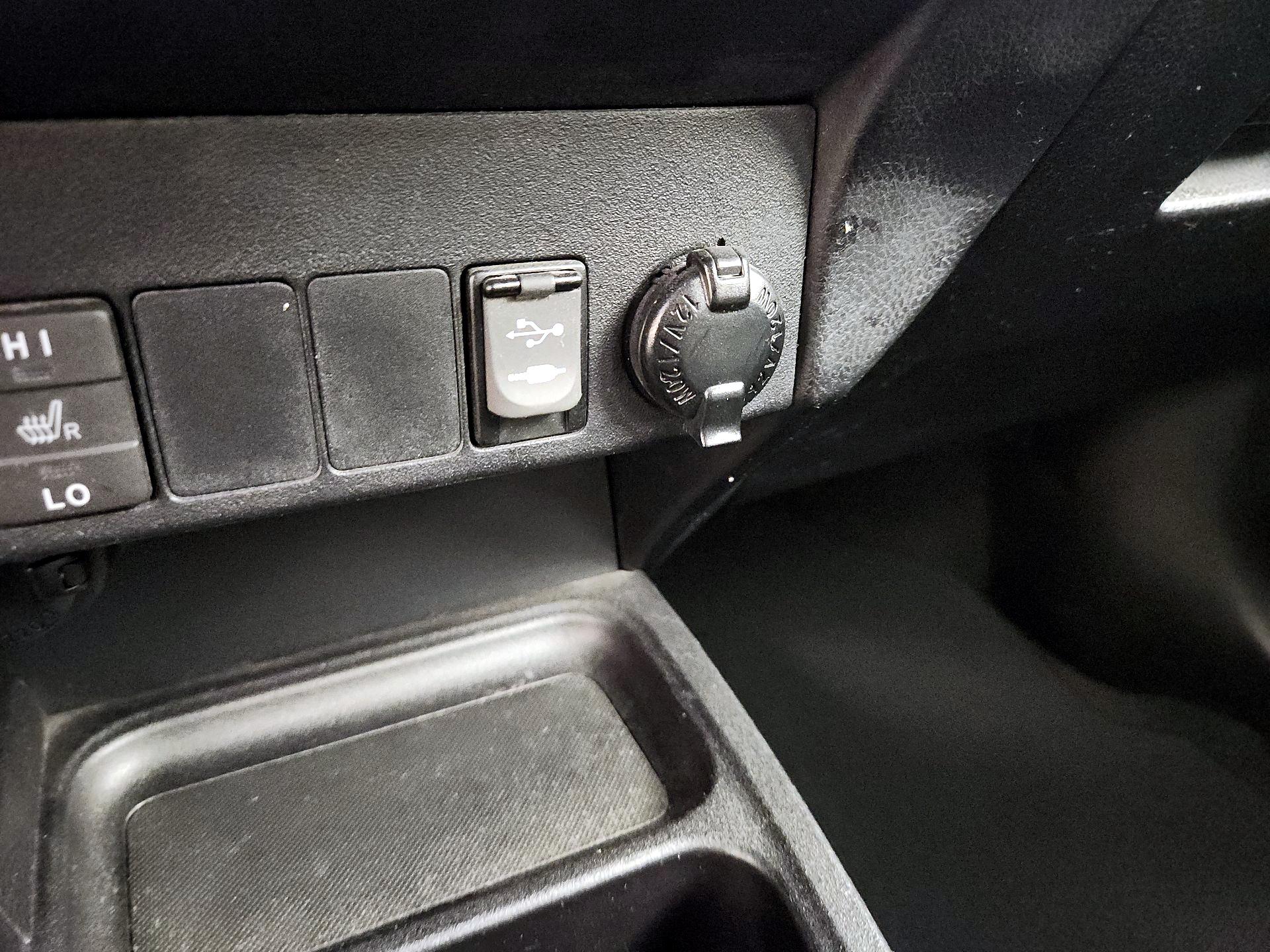 Thumbnail: 2016 Toyota RAV4 - 19