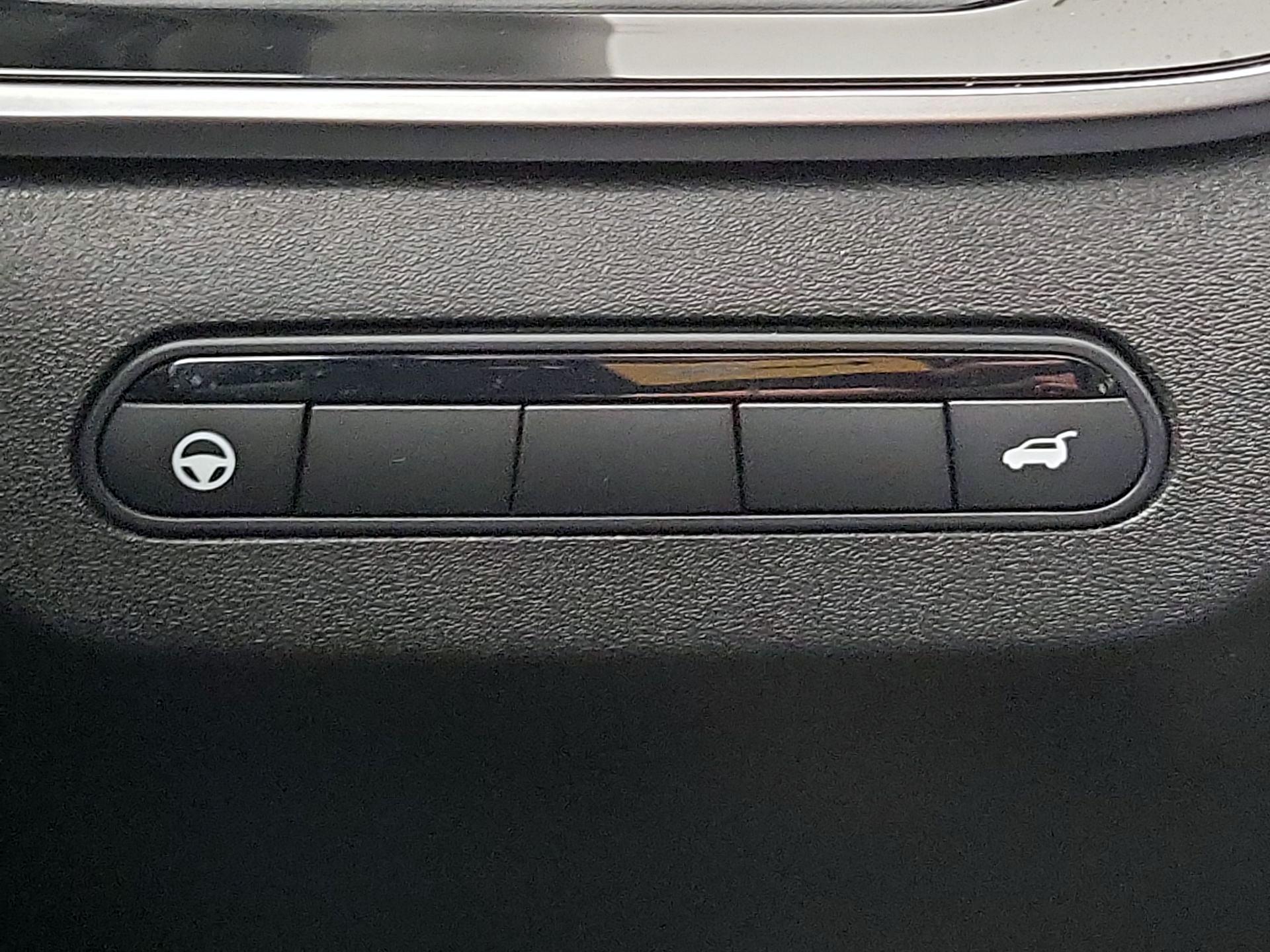 Thumbnail: 2023 INFINITI QX60 - 13