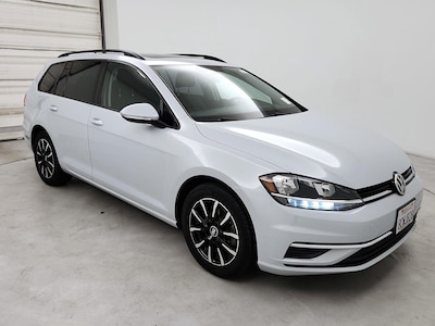 White 2018 Volkswagen Golf SE
