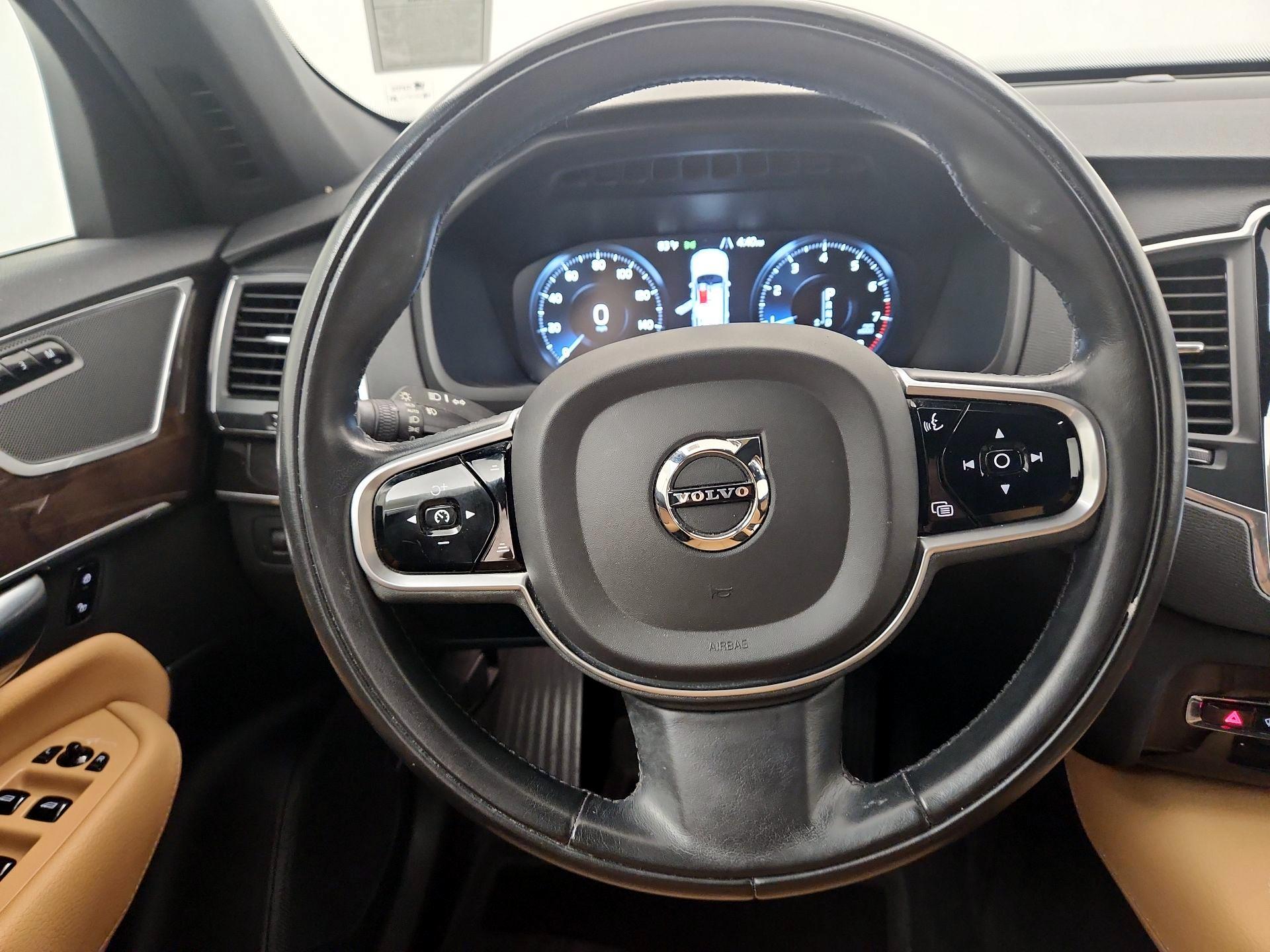 Thumbnail: 2019 Volvo XC90 - 10