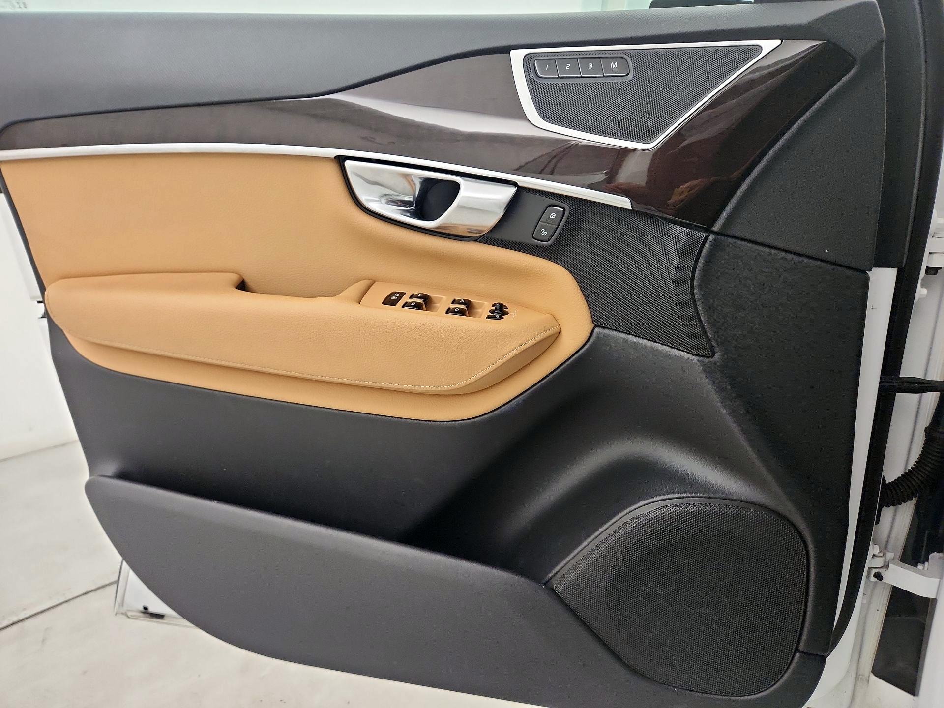 Thumbnail: 2019 Volvo XC90 - 12