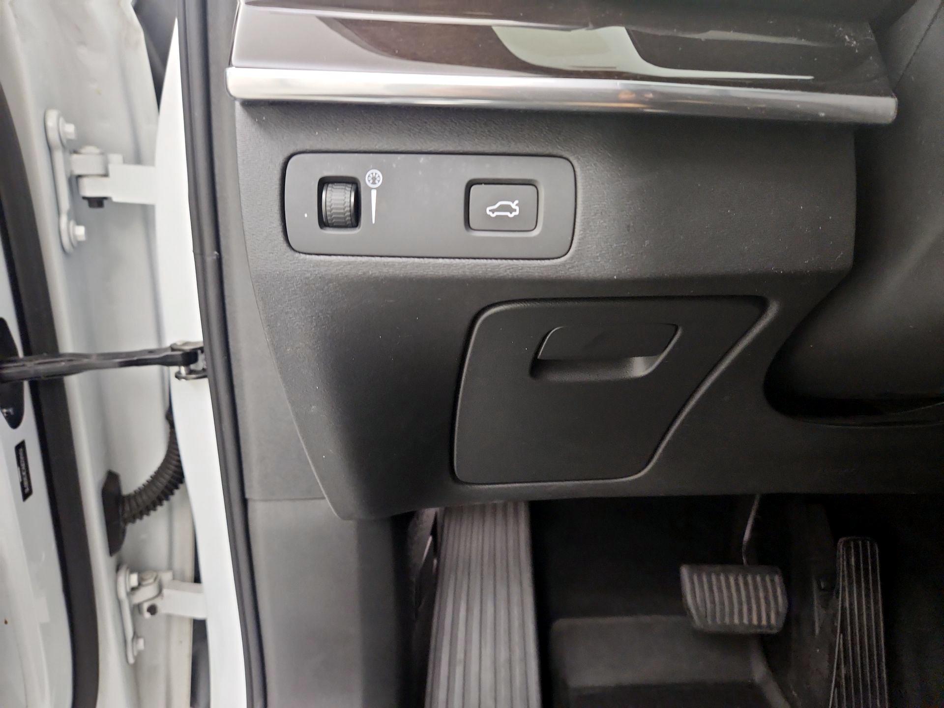 Thumbnail: 2019 Volvo XC90 - 13