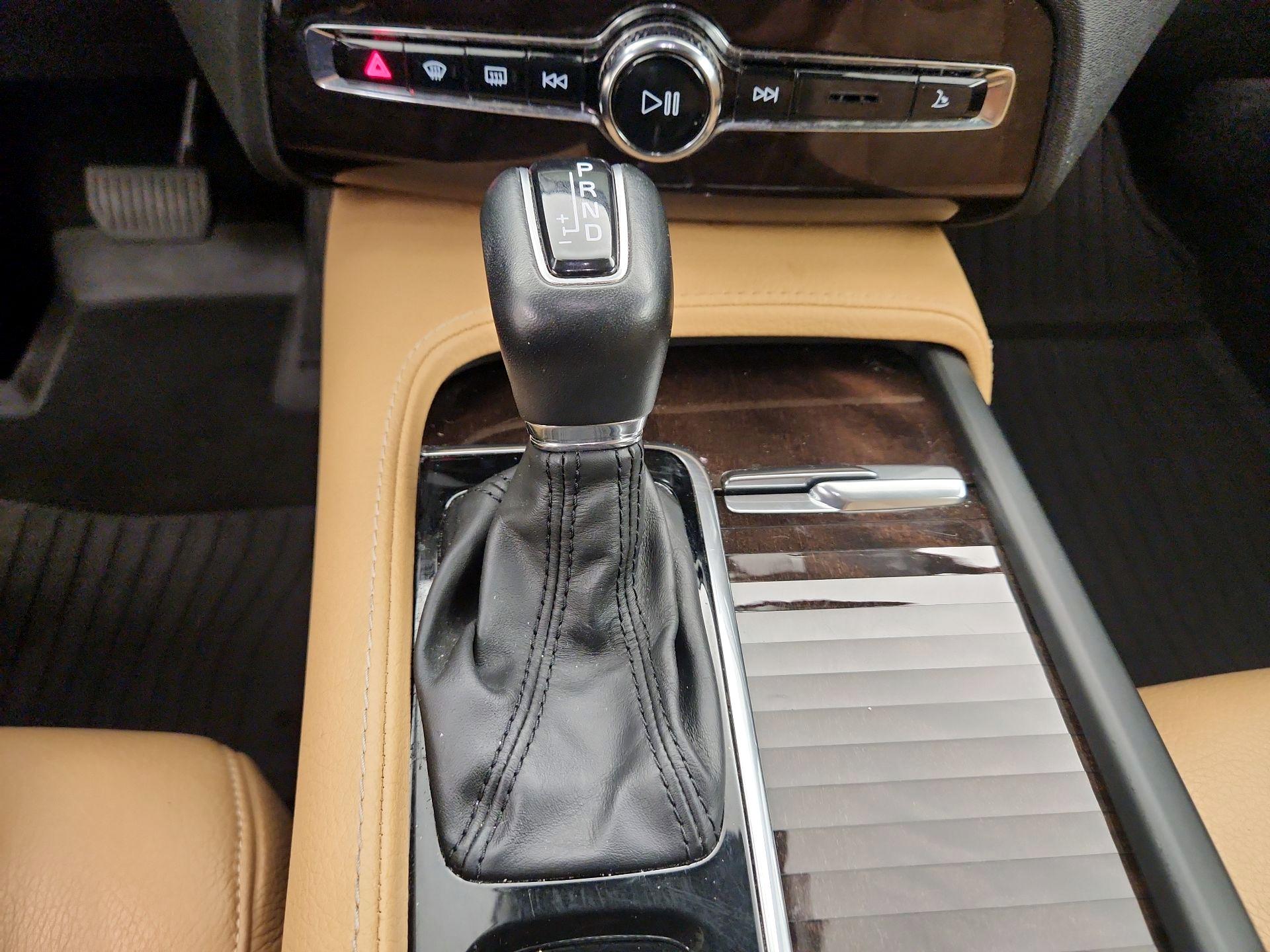 Thumbnail: 2019 Volvo XC90 - 18