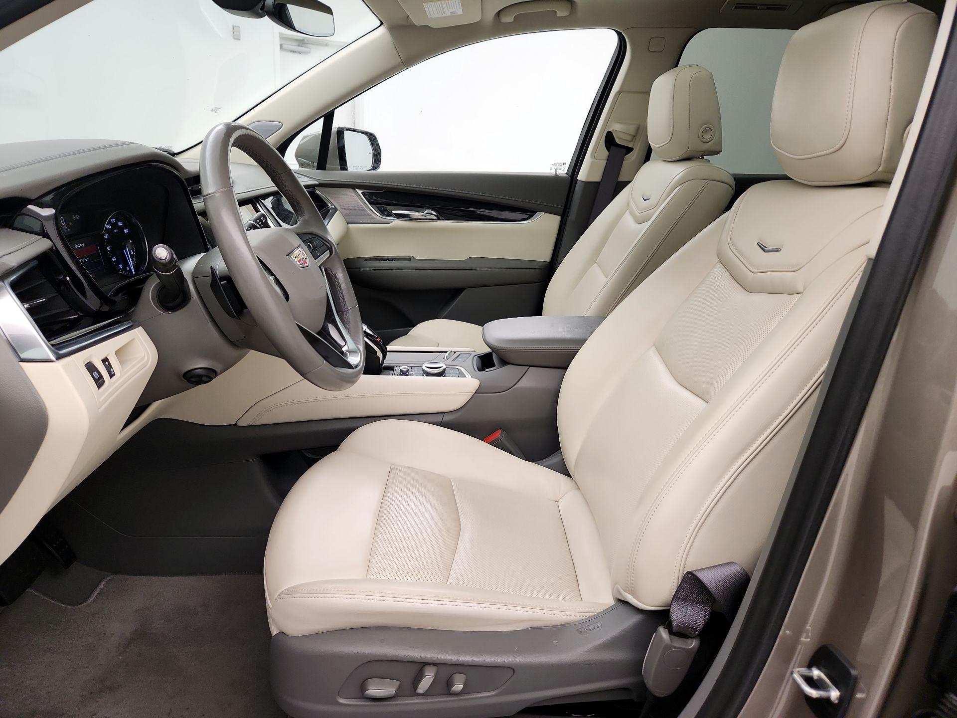 Thumbnail: 2022 Cadillac XT6 - 9