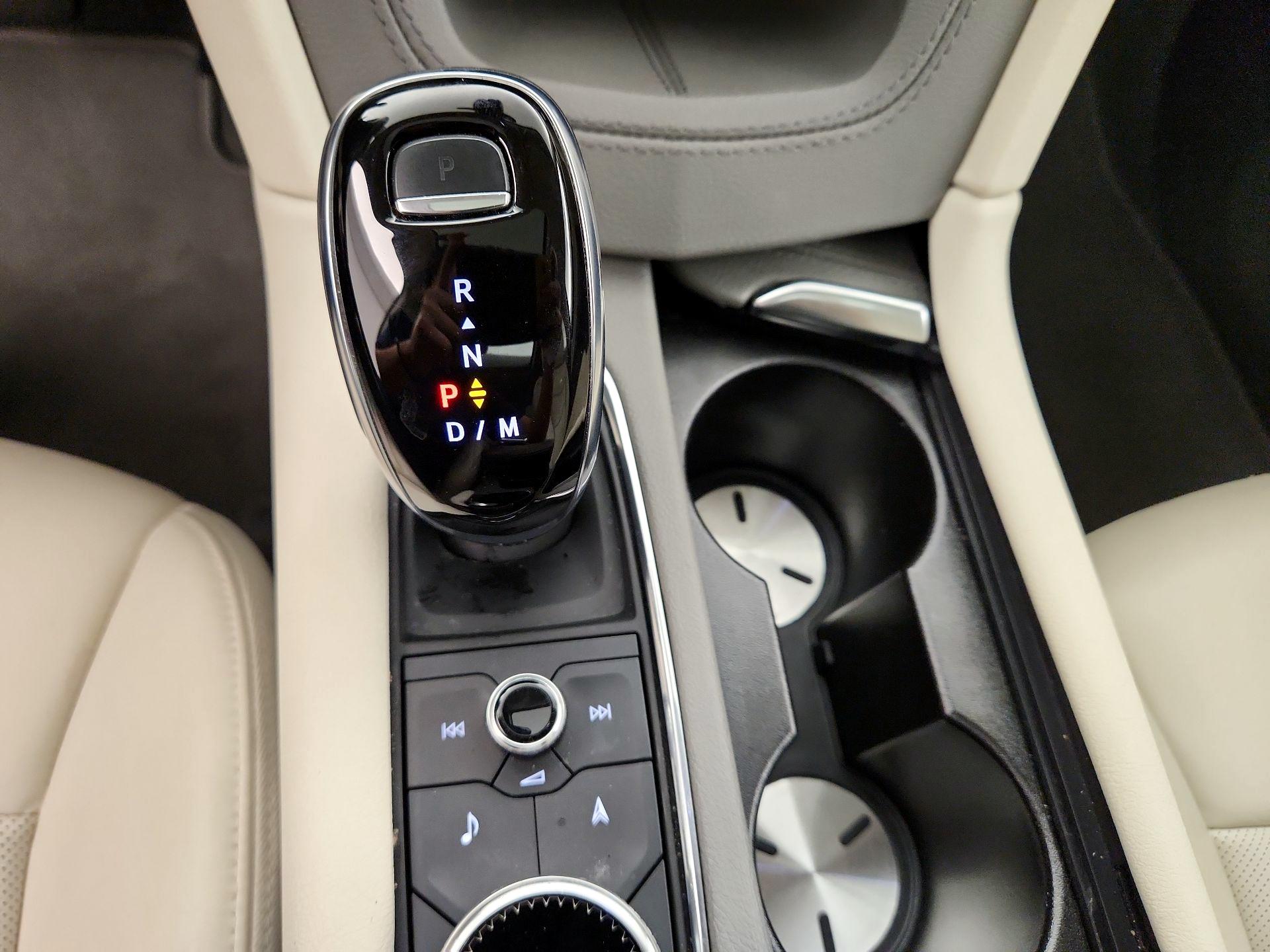 Thumbnail: 2022 Cadillac XT6 - 15