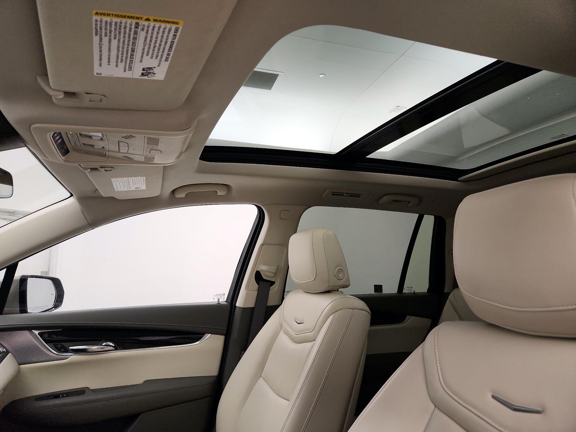 Thumbnail: 2022 Cadillac XT6 - 16