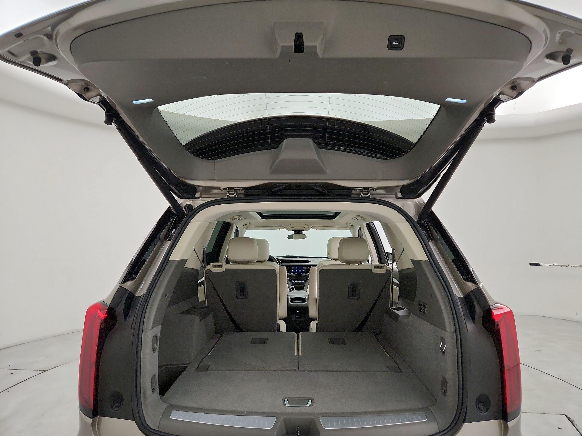 Thumbnail: 2022 Cadillac XT6 - 20