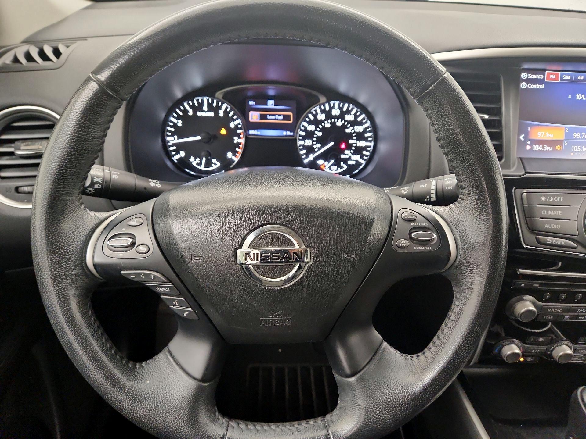 Thumbnail: 2017 Nissan Pathfinder - 10