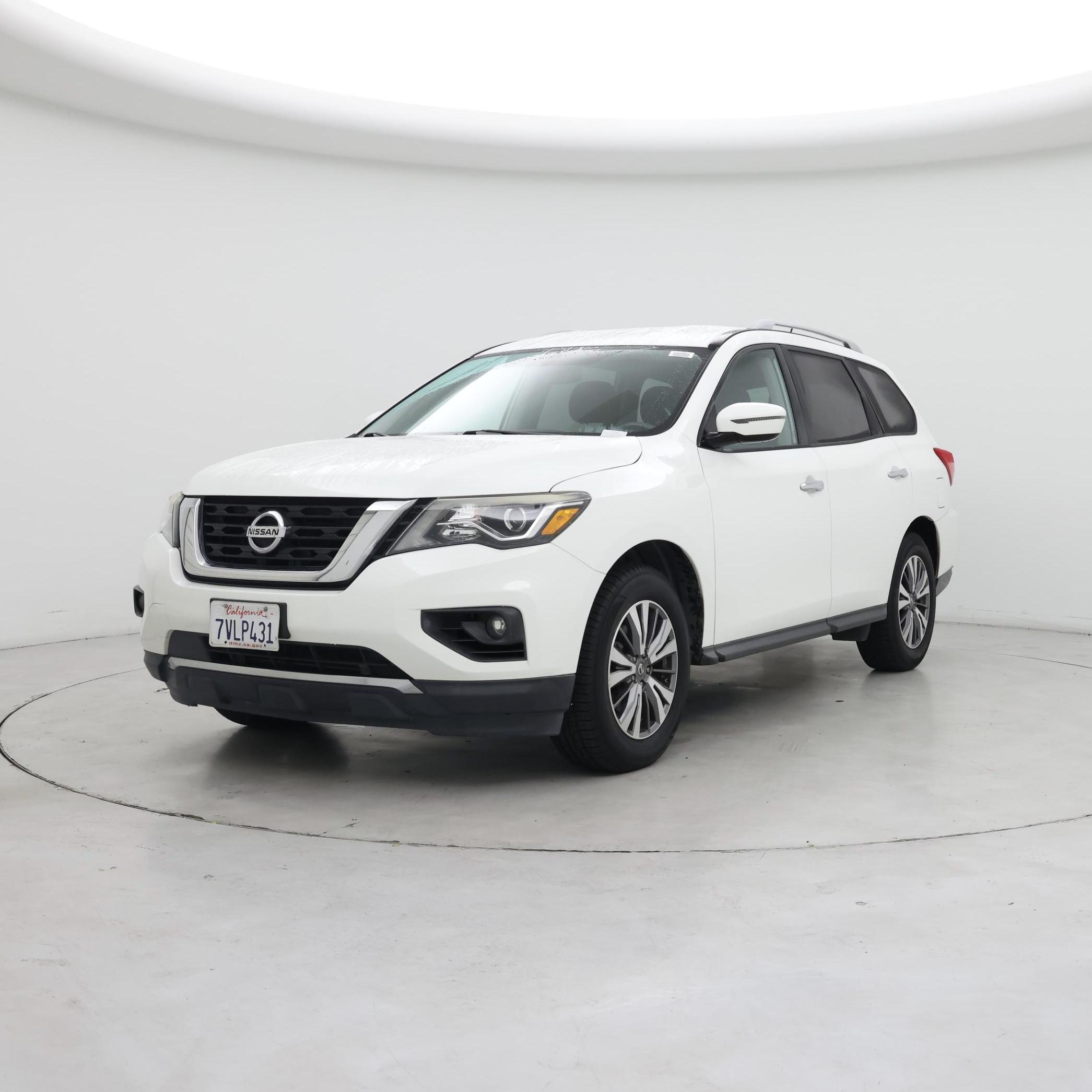 Thumbnail: 2017 Nissan Pathfinder - 4