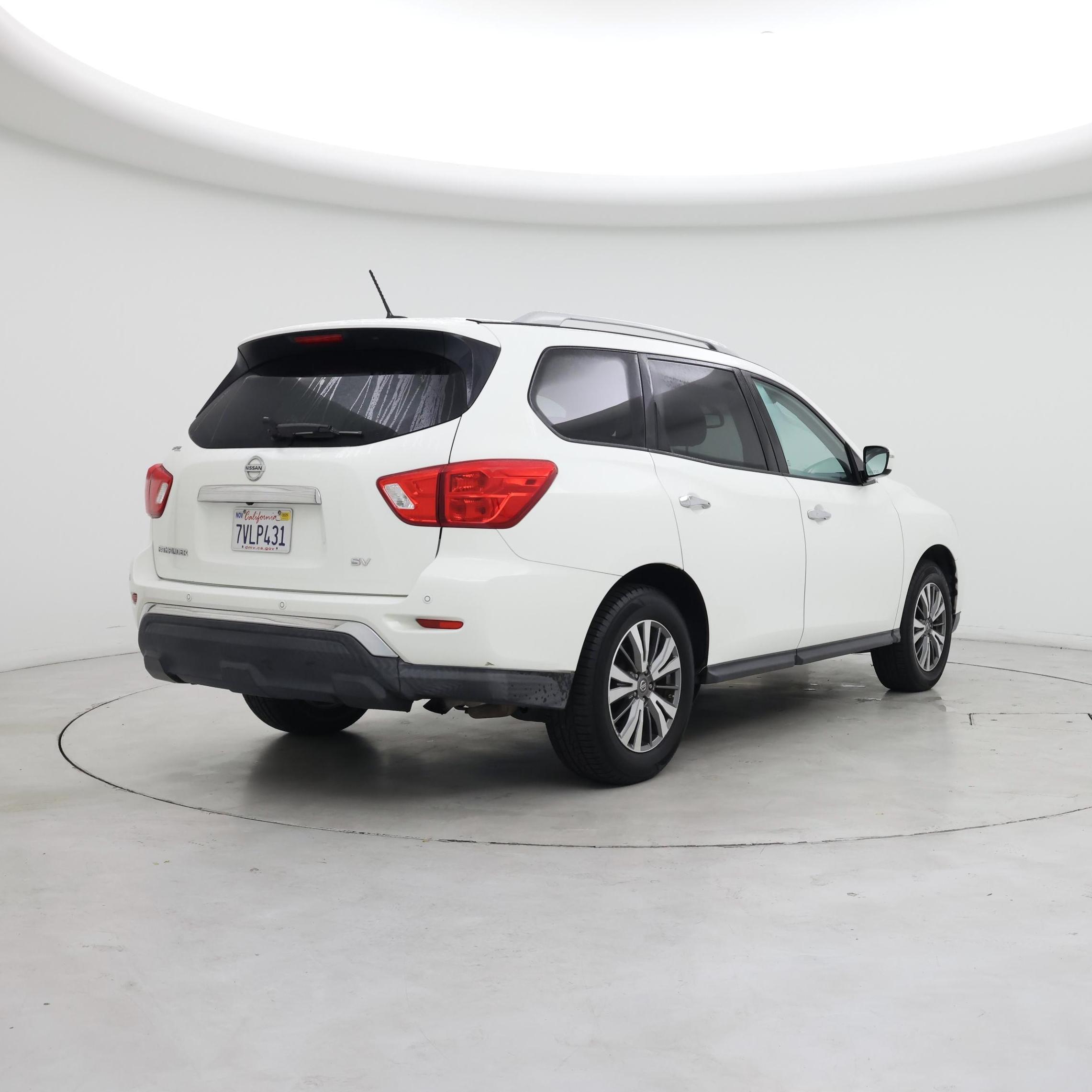 Thumbnail: 2017 Nissan Pathfinder - 8