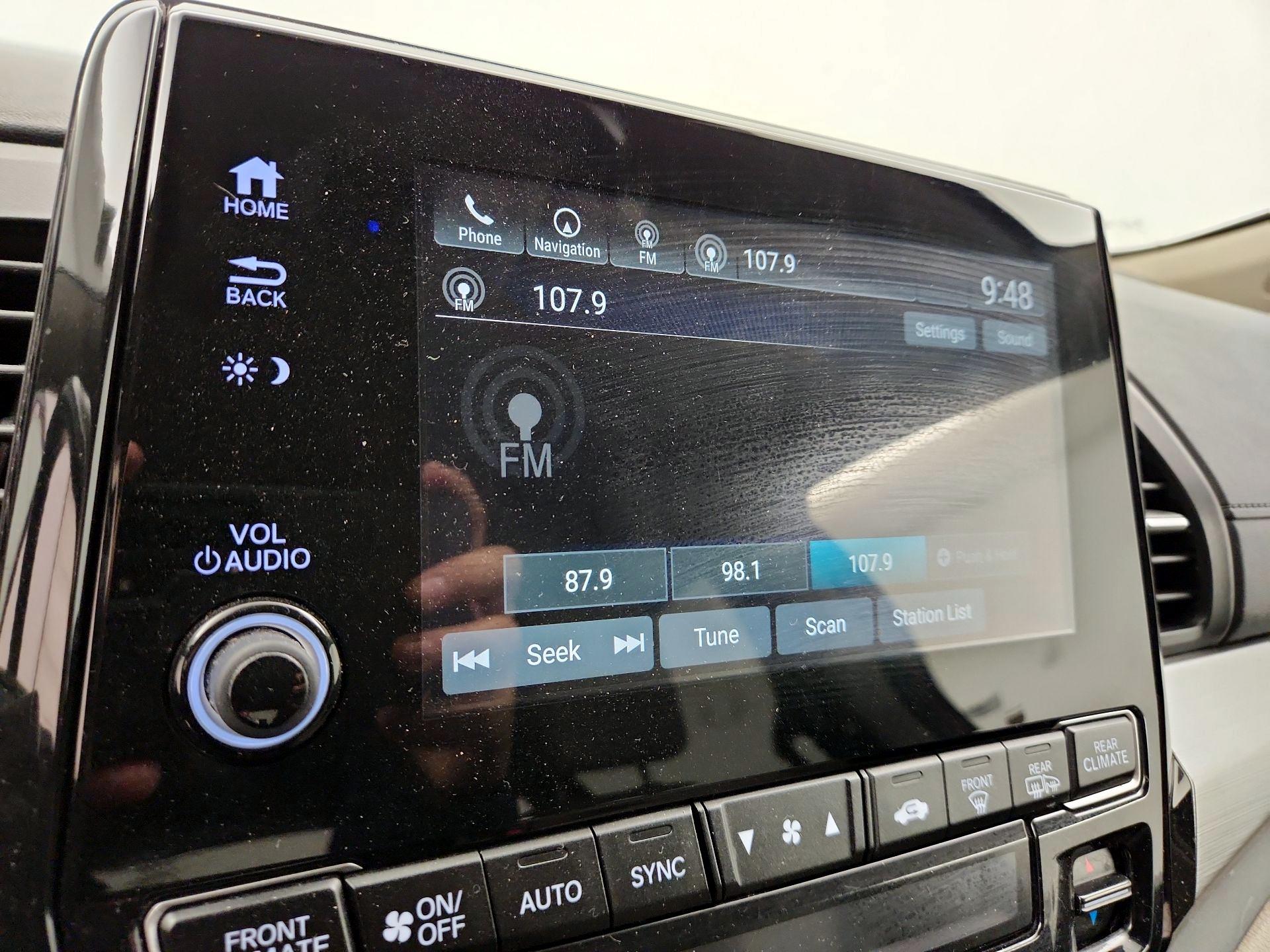 Thumbnail: 2018 Honda Odyssey - 16