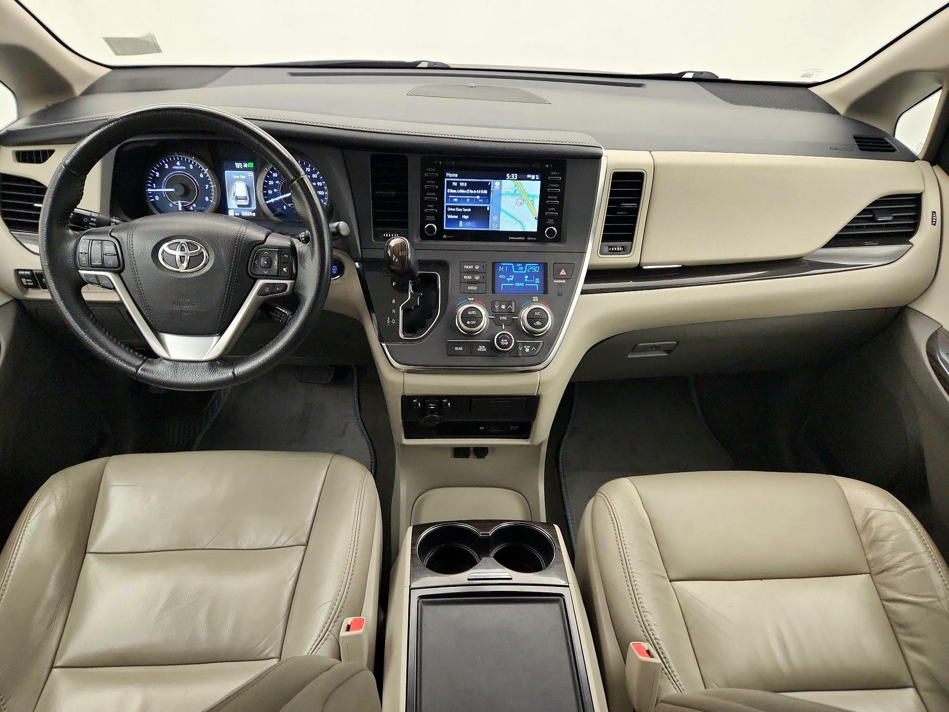 Thumbnail: 2018 Toyota Sienna - 9