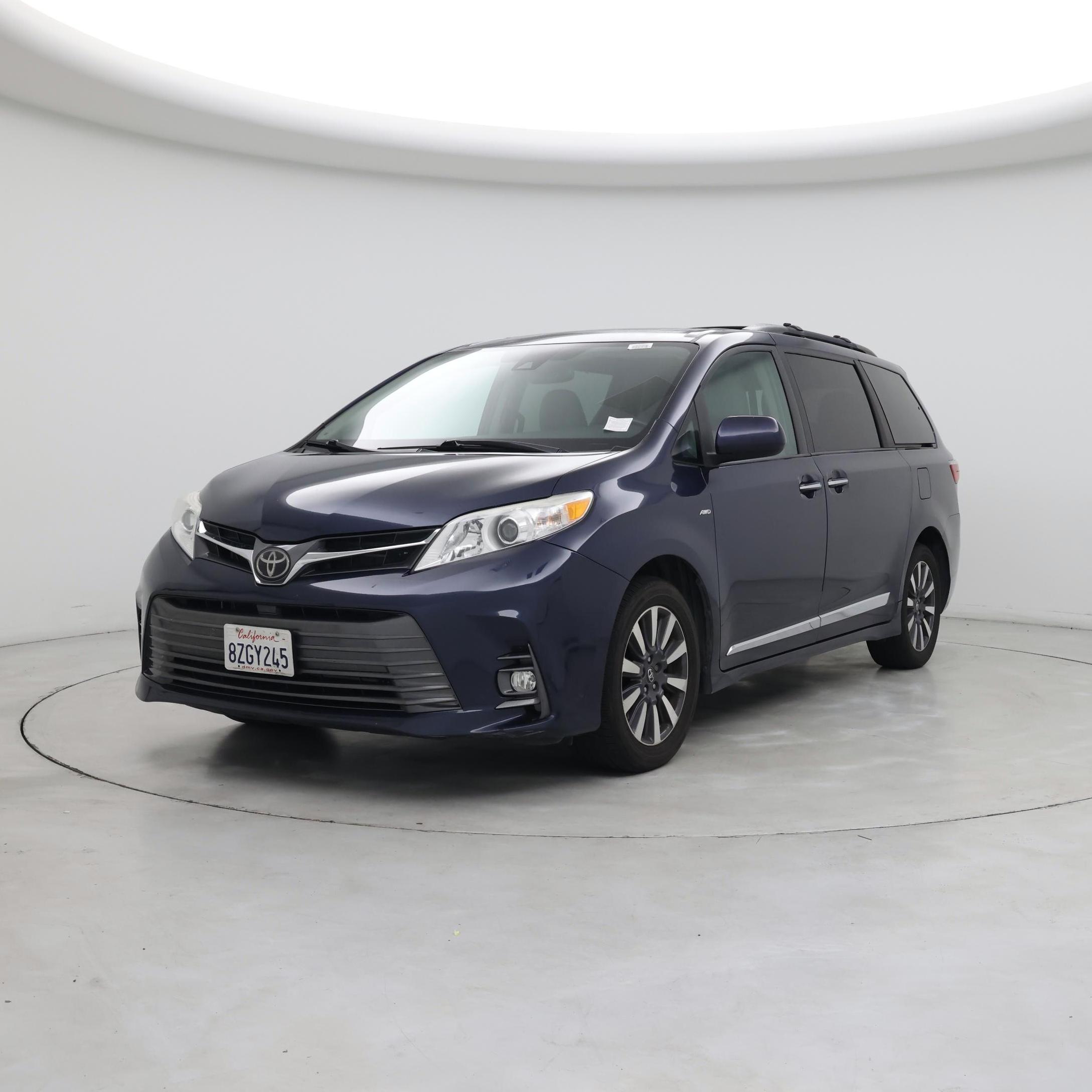 Thumbnail: 2018 Toyota Sienna - 4