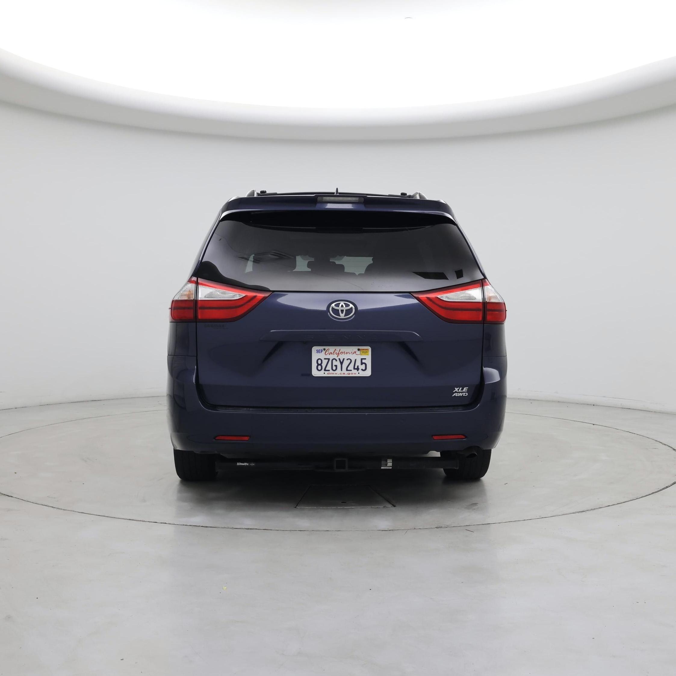 Thumbnail: 2018 Toyota Sienna - 6