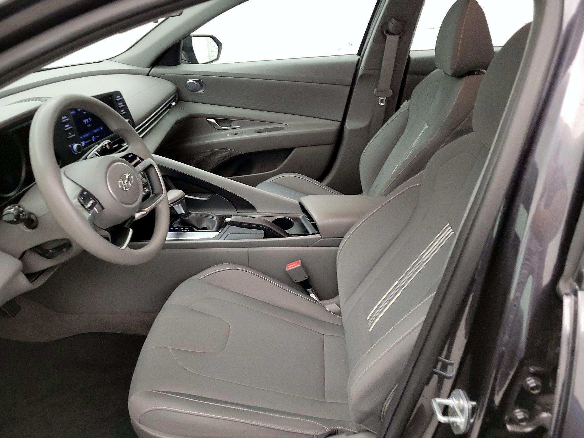 Thumbnail: 2022 Hyundai Elantra - 11
