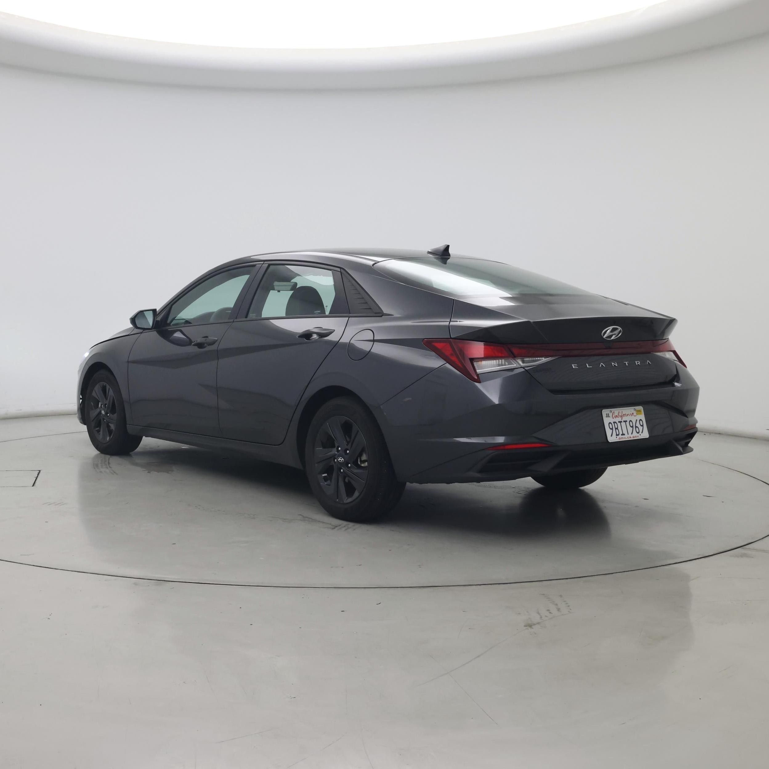 Thumbnail: 2022 Hyundai Elantra - 2