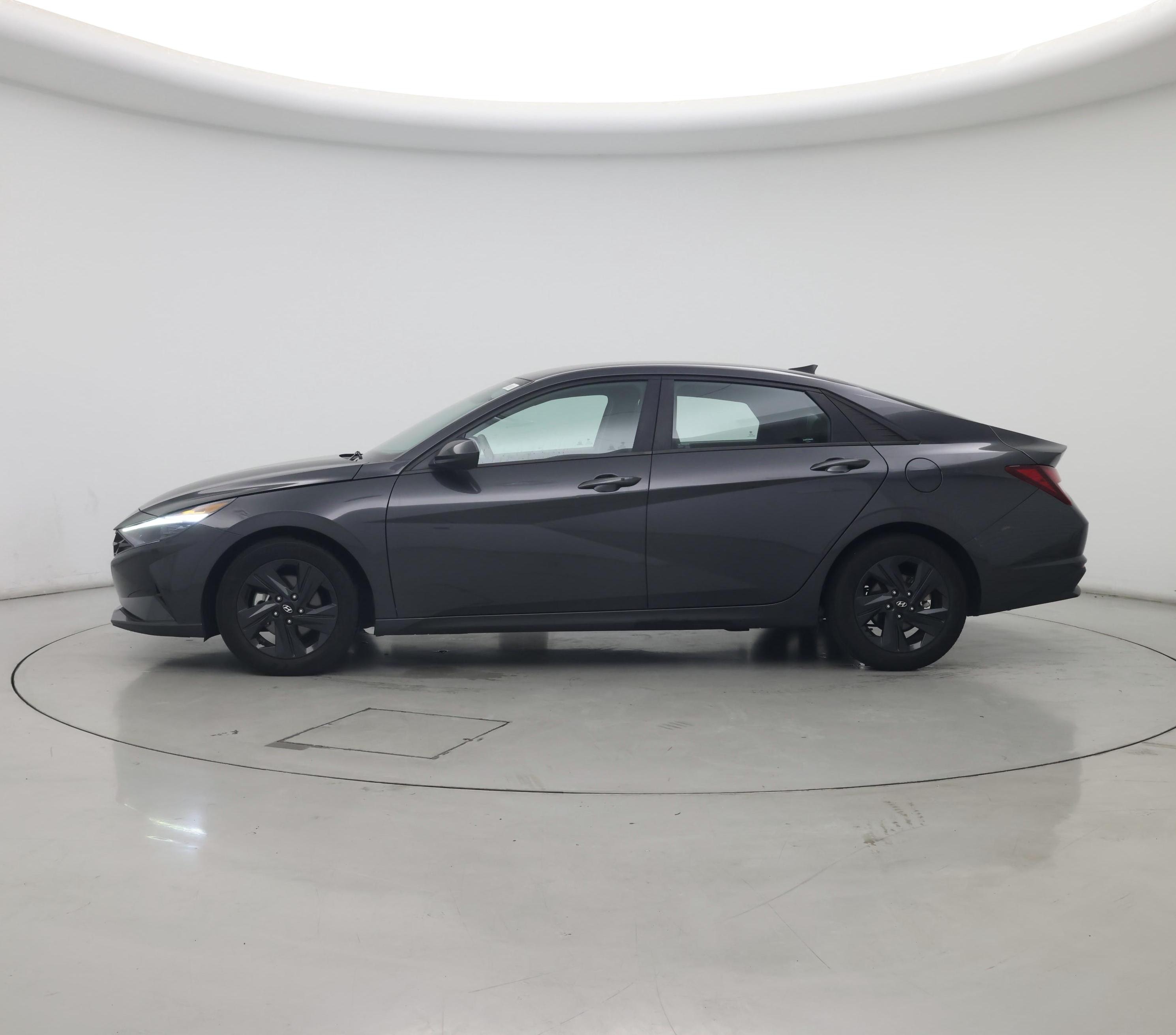 Thumbnail: 2022 Hyundai Elantra - 3