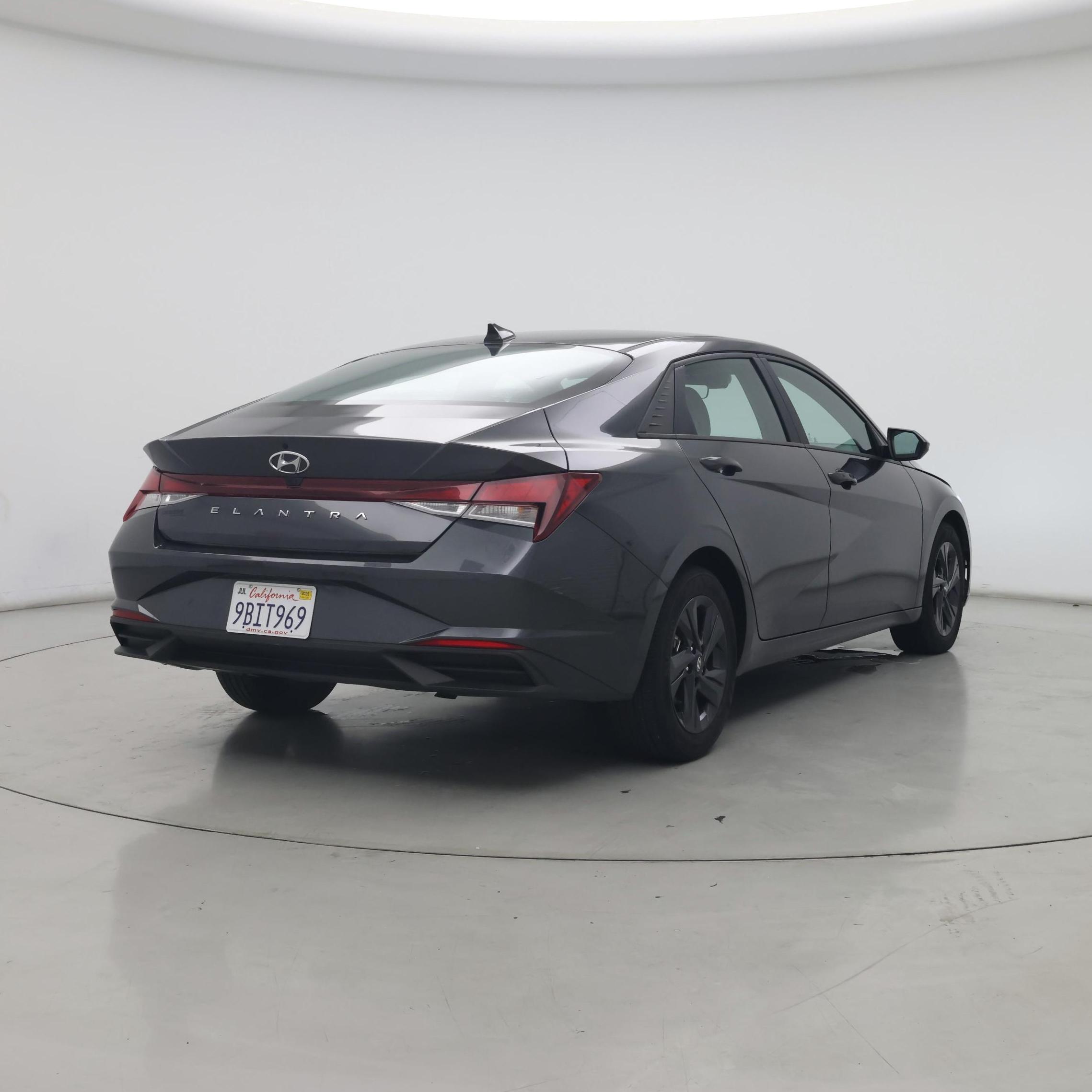Thumbnail: 2022 Hyundai Elantra - 8