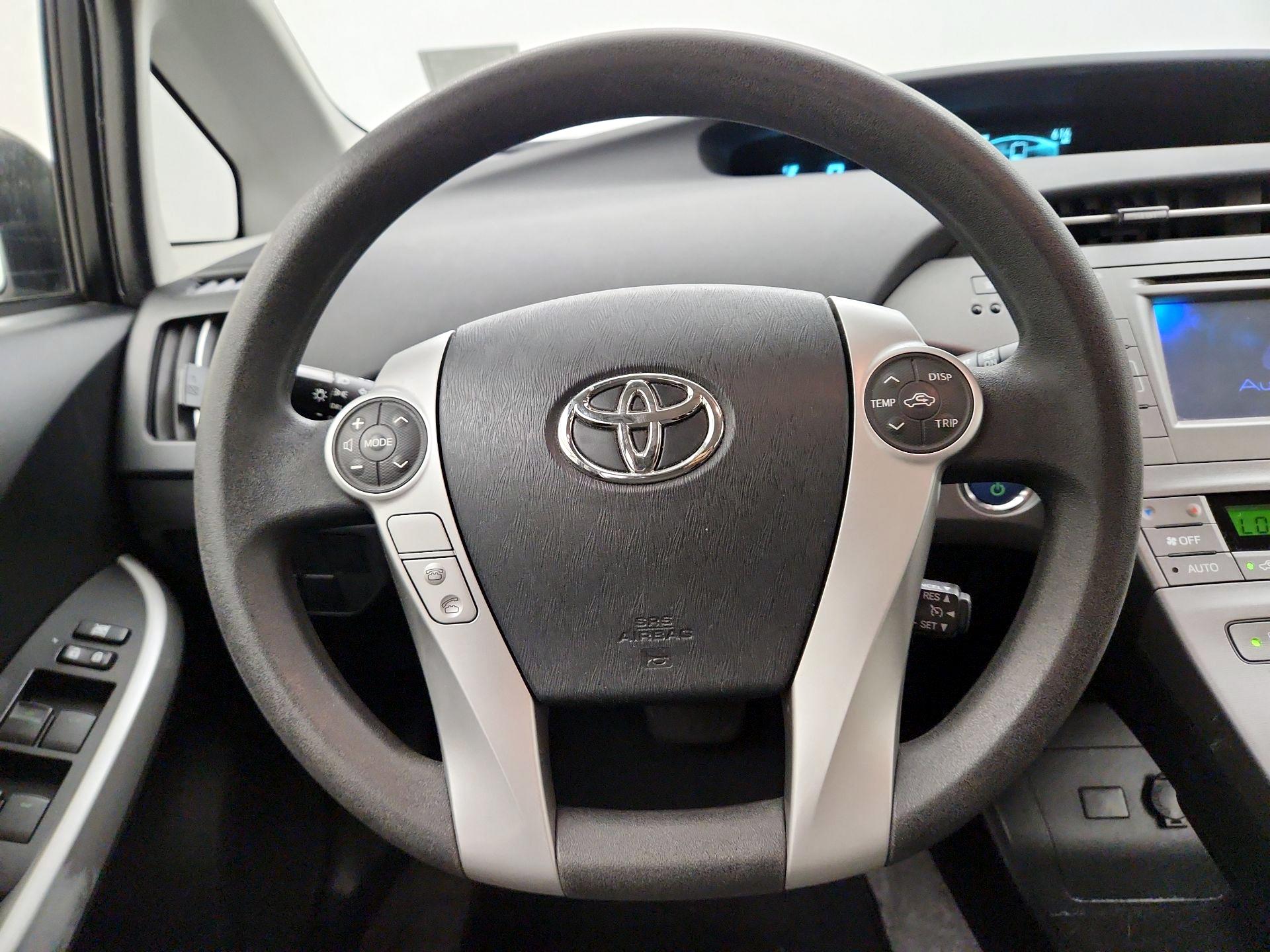 Thumbnail: 2015 Toyota Prius - 10