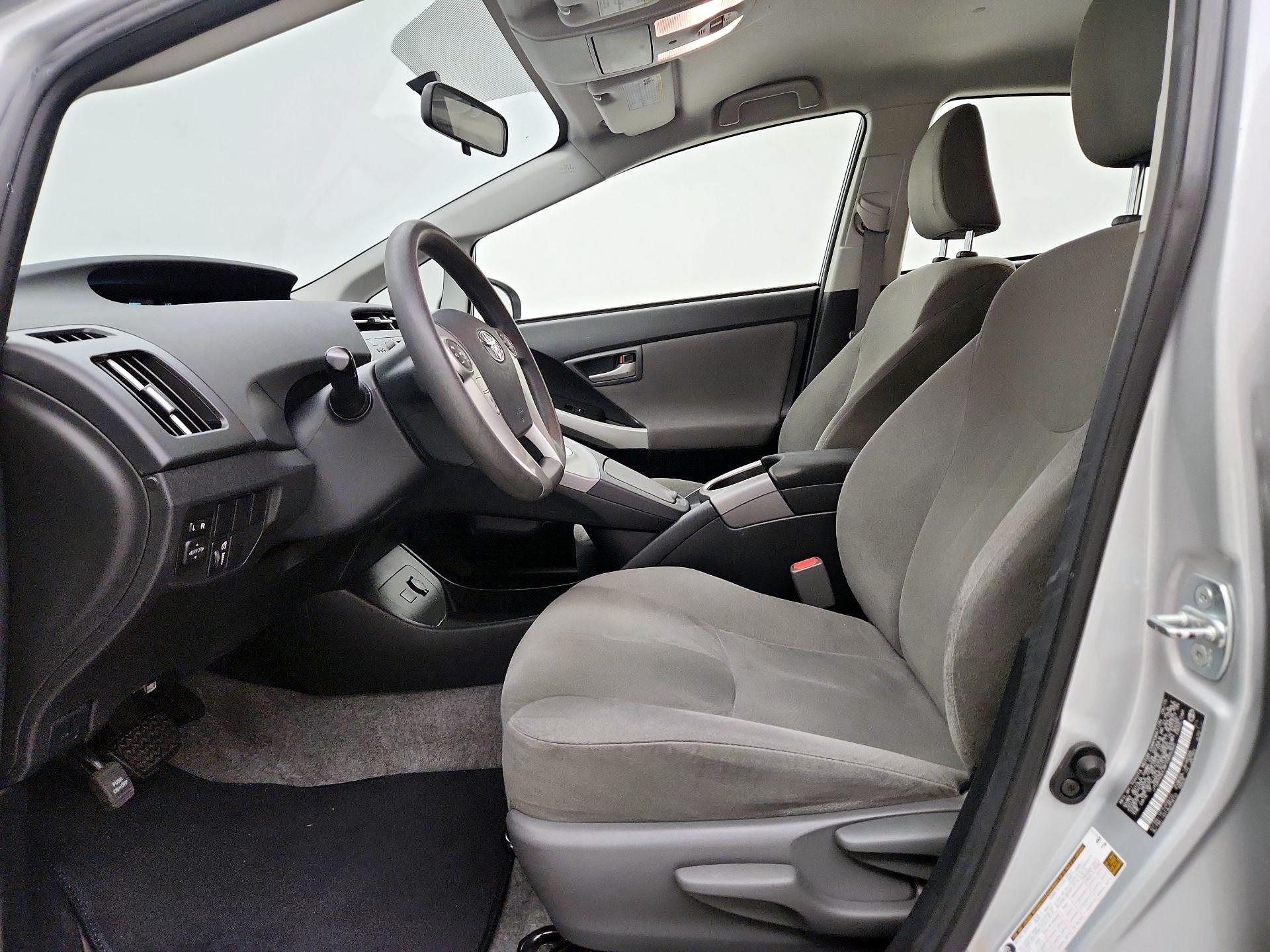 Thumbnail: 2015 Toyota Prius - 11