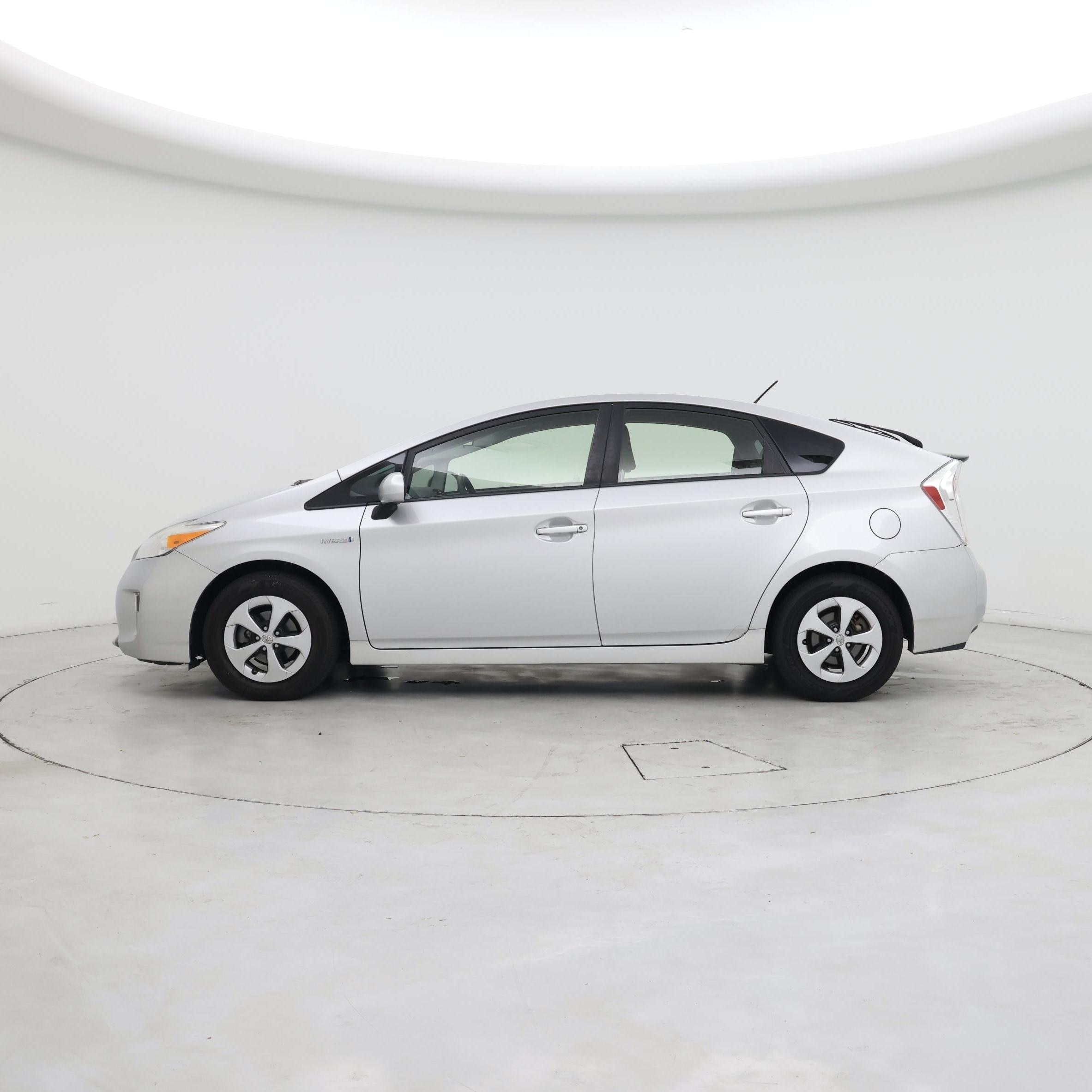 Thumbnail: 2015 Toyota Prius - 3