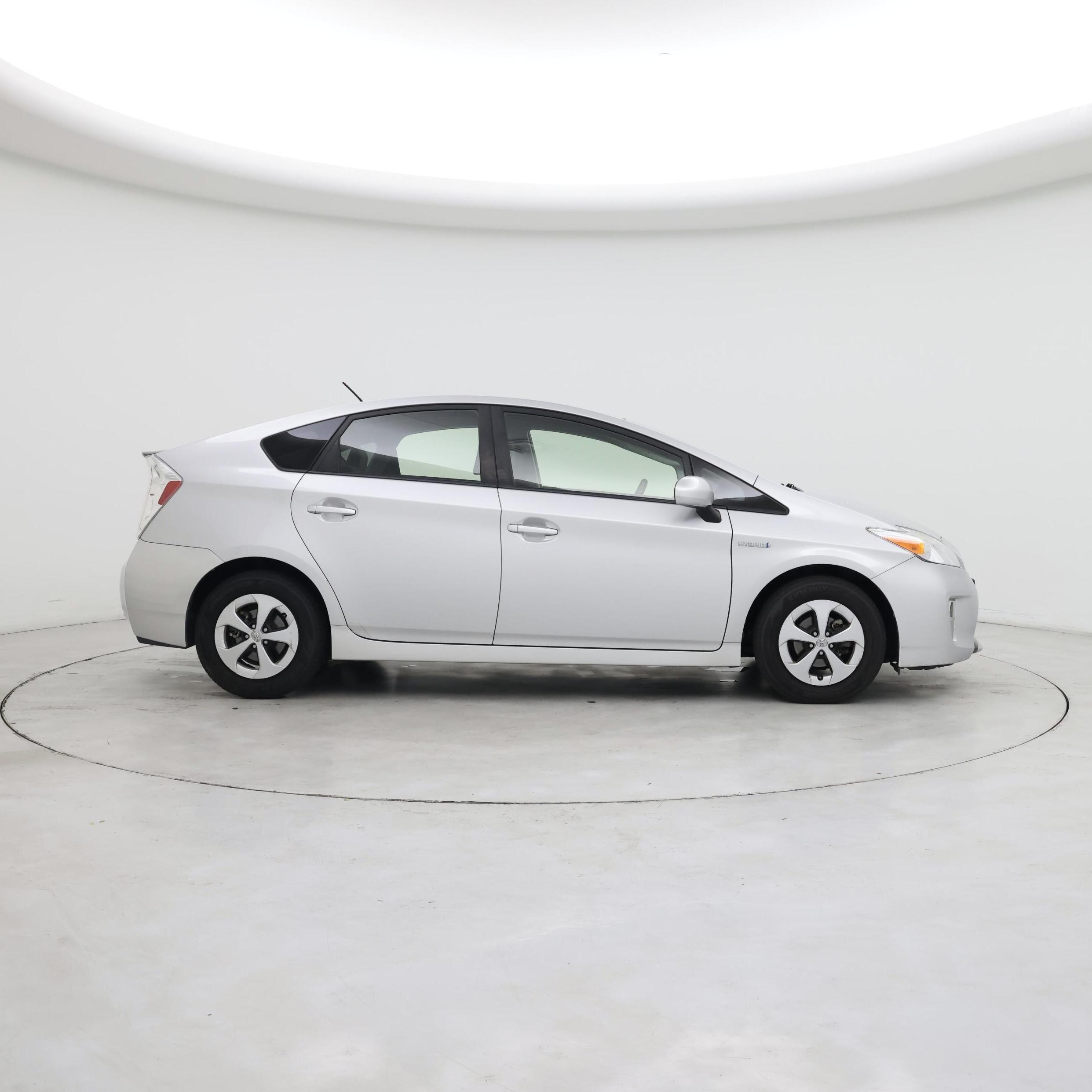 Thumbnail: 2015 Toyota Prius - 7