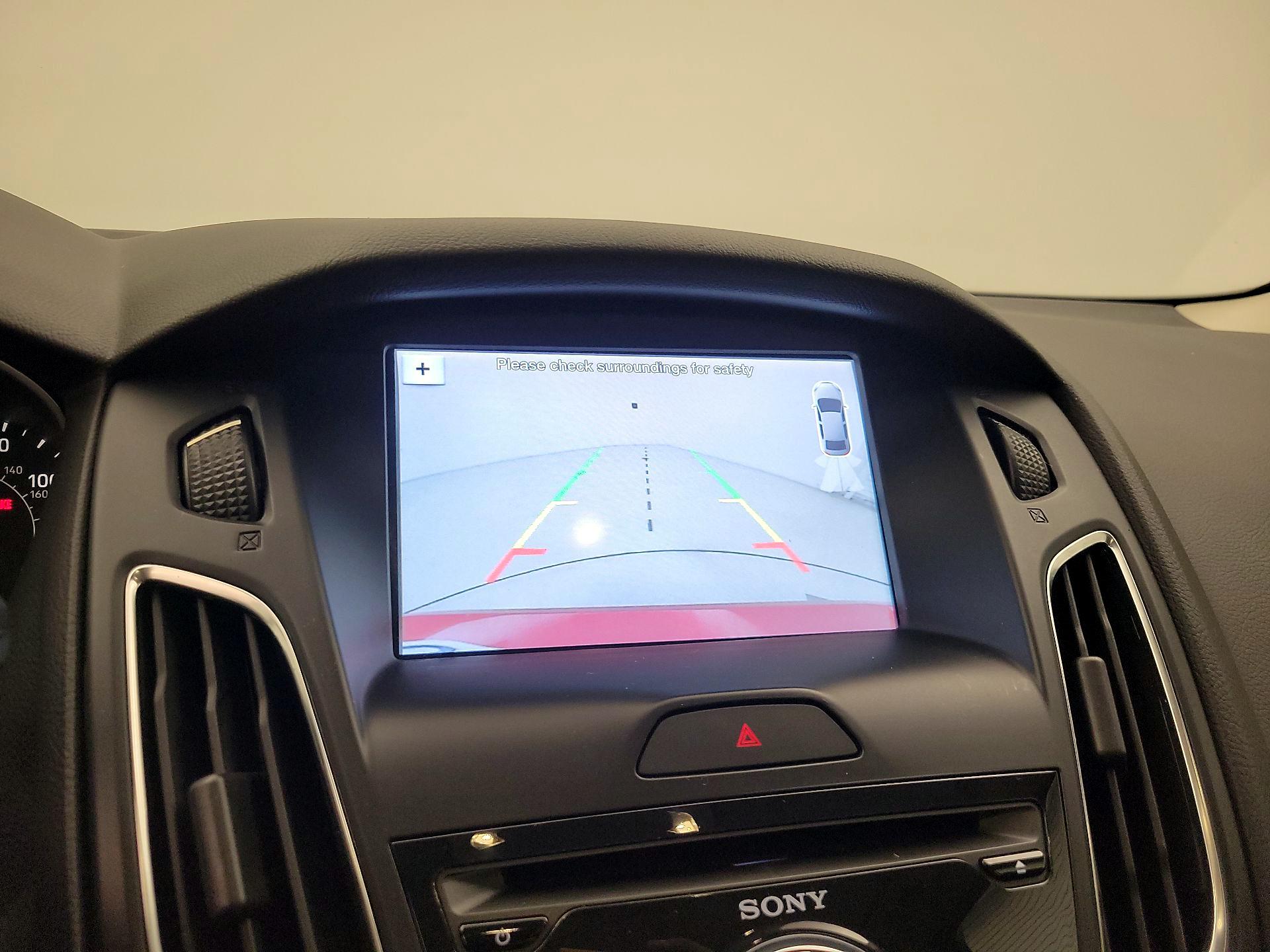 Thumbnail: 2016 Ford Focus - 14