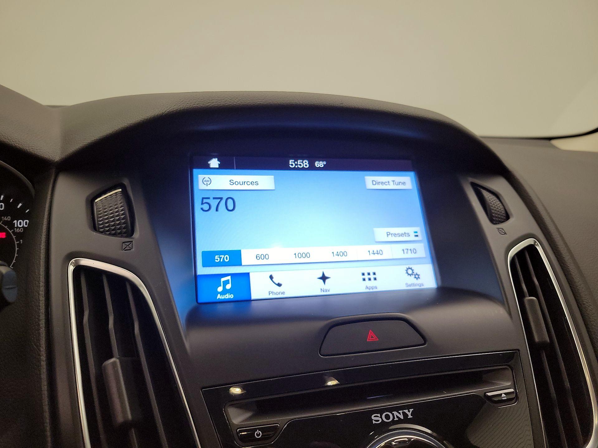 Thumbnail: 2016 Ford Focus - 15